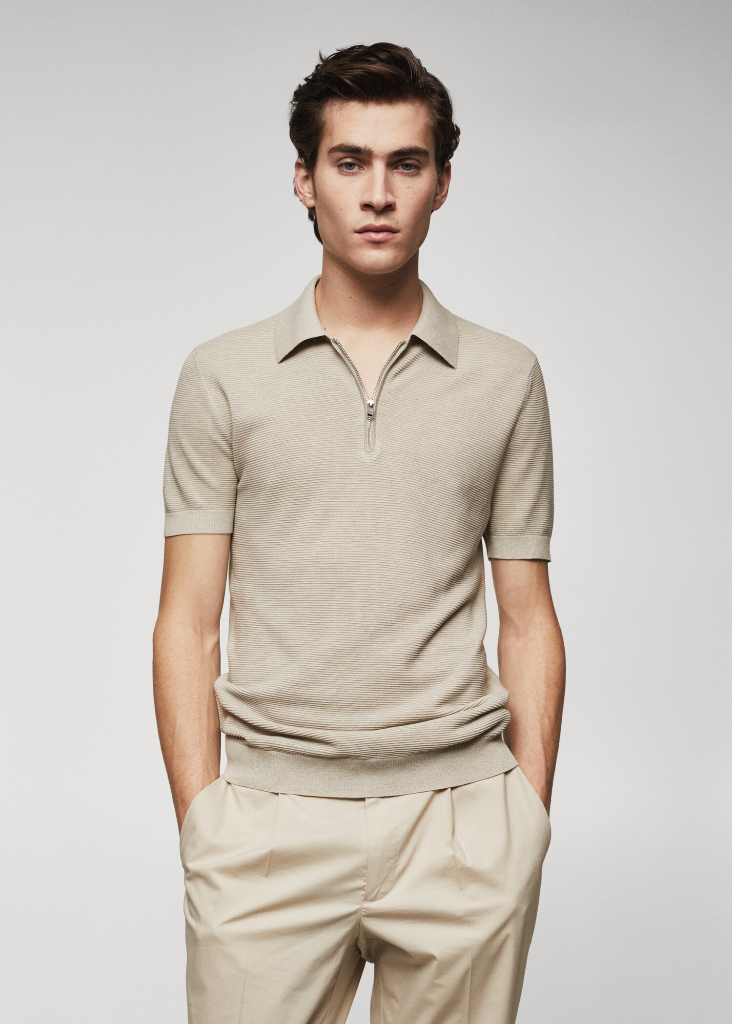Strukturiertes Feinstrick-Poloshirt - Mittlere Ansicht