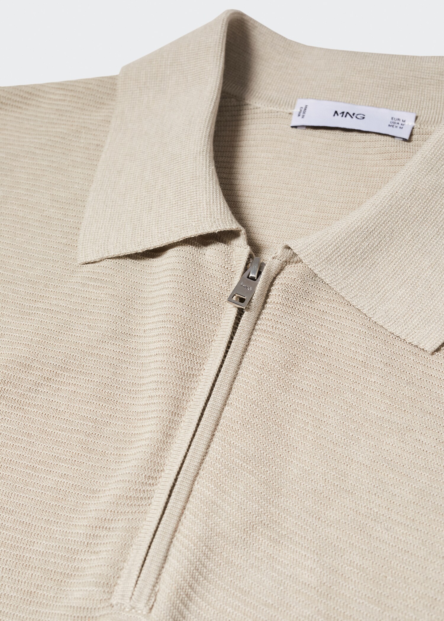 Strukturiertes Feinstrick-Poloshirt - Detail des Artikels 8