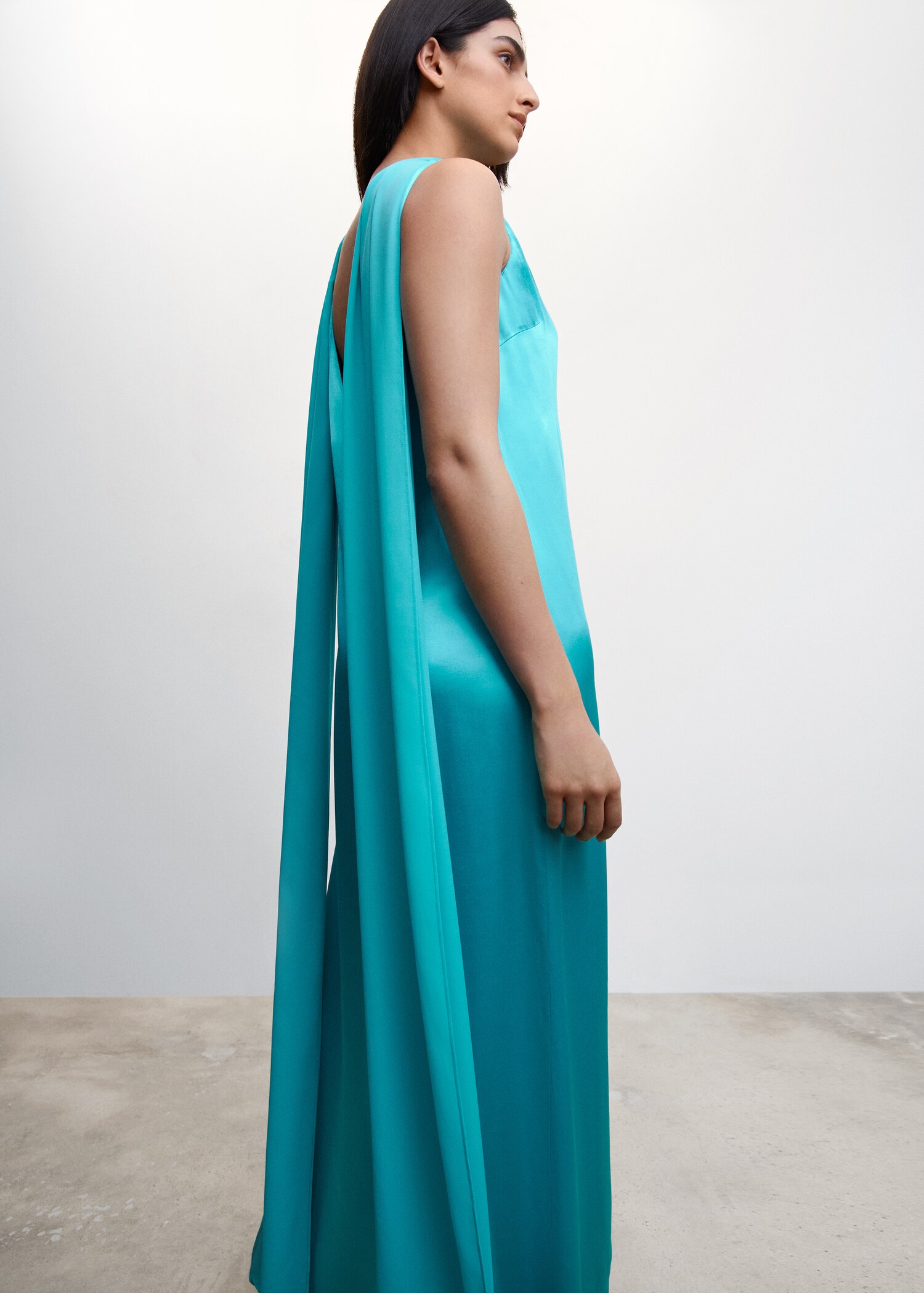 Open back dress cape  - Details of the article 6