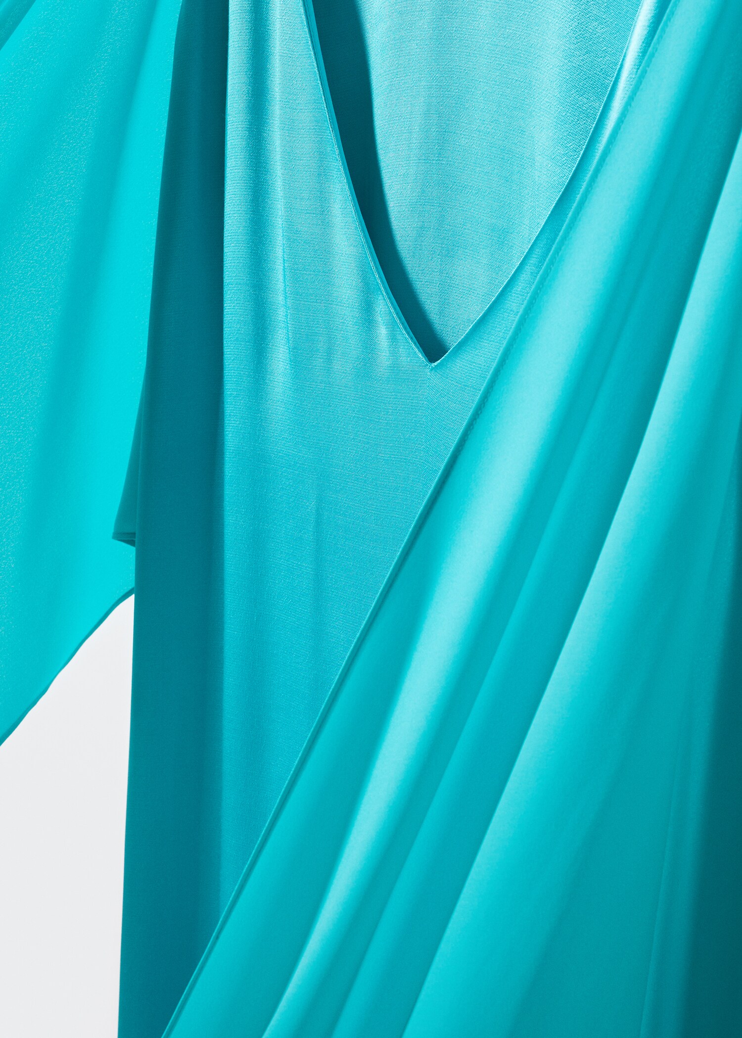 Open back dress cape  - Details of the article 8