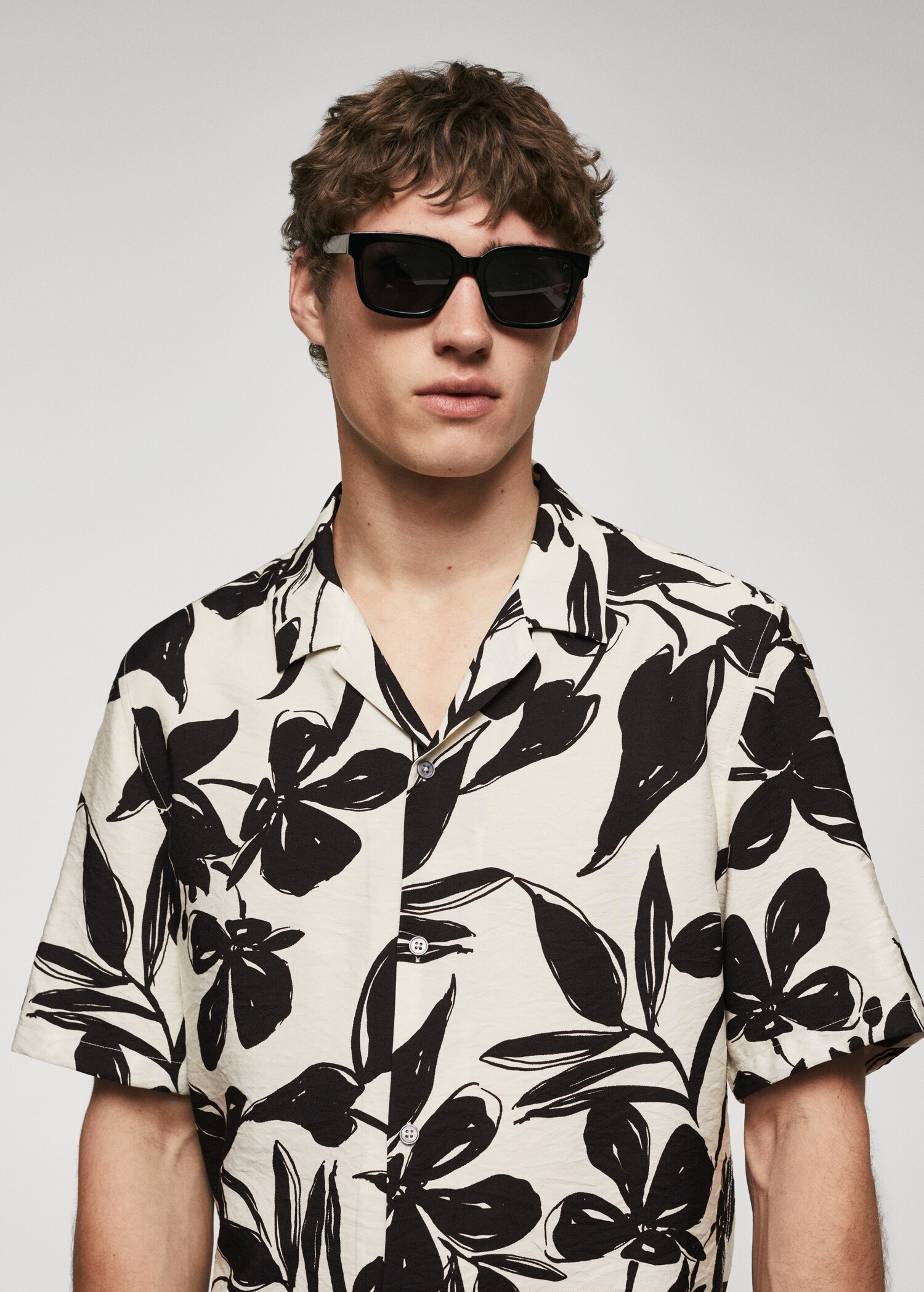 Printed short-sleeved shirt - Details of the article 1