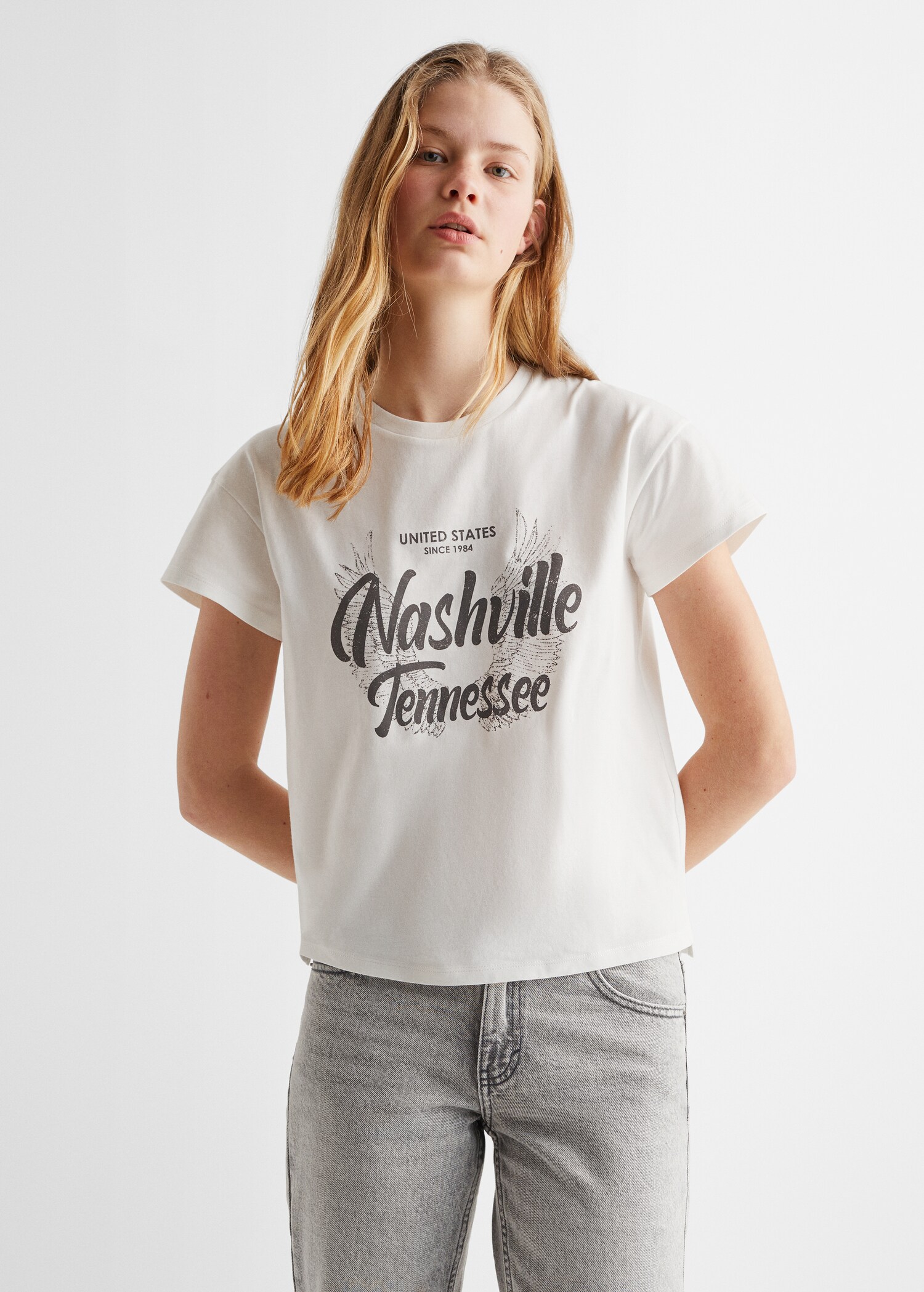 Short-sleeved printed t-shirt - Середній план