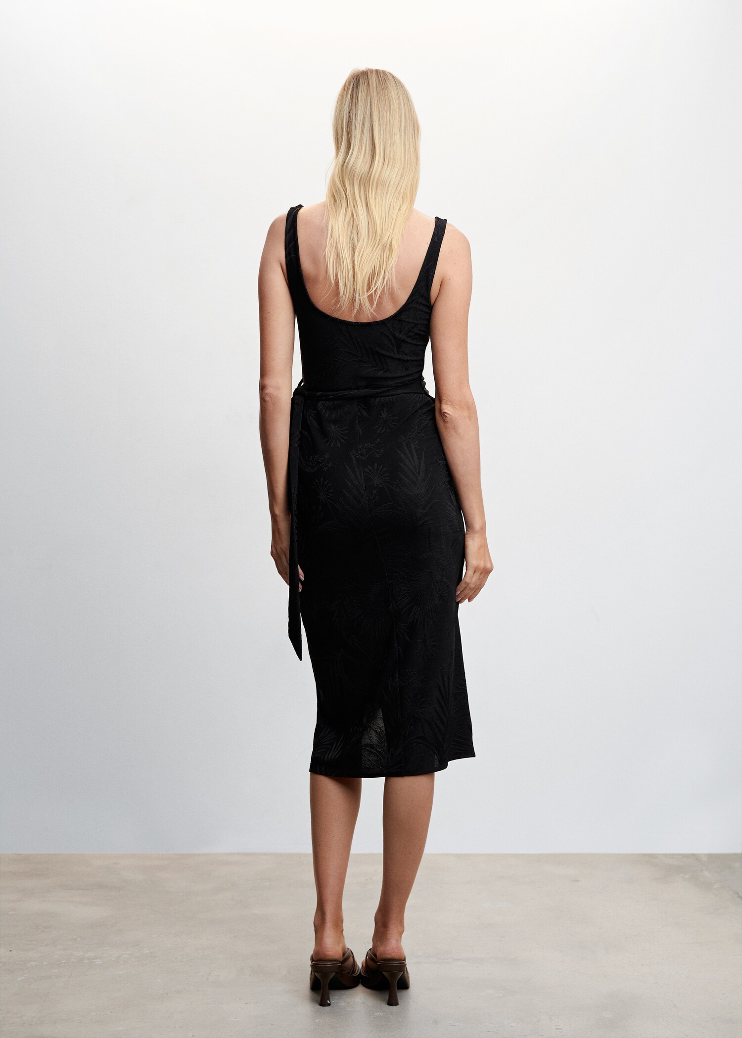 Knotted jacquard dress - Reverse of the article