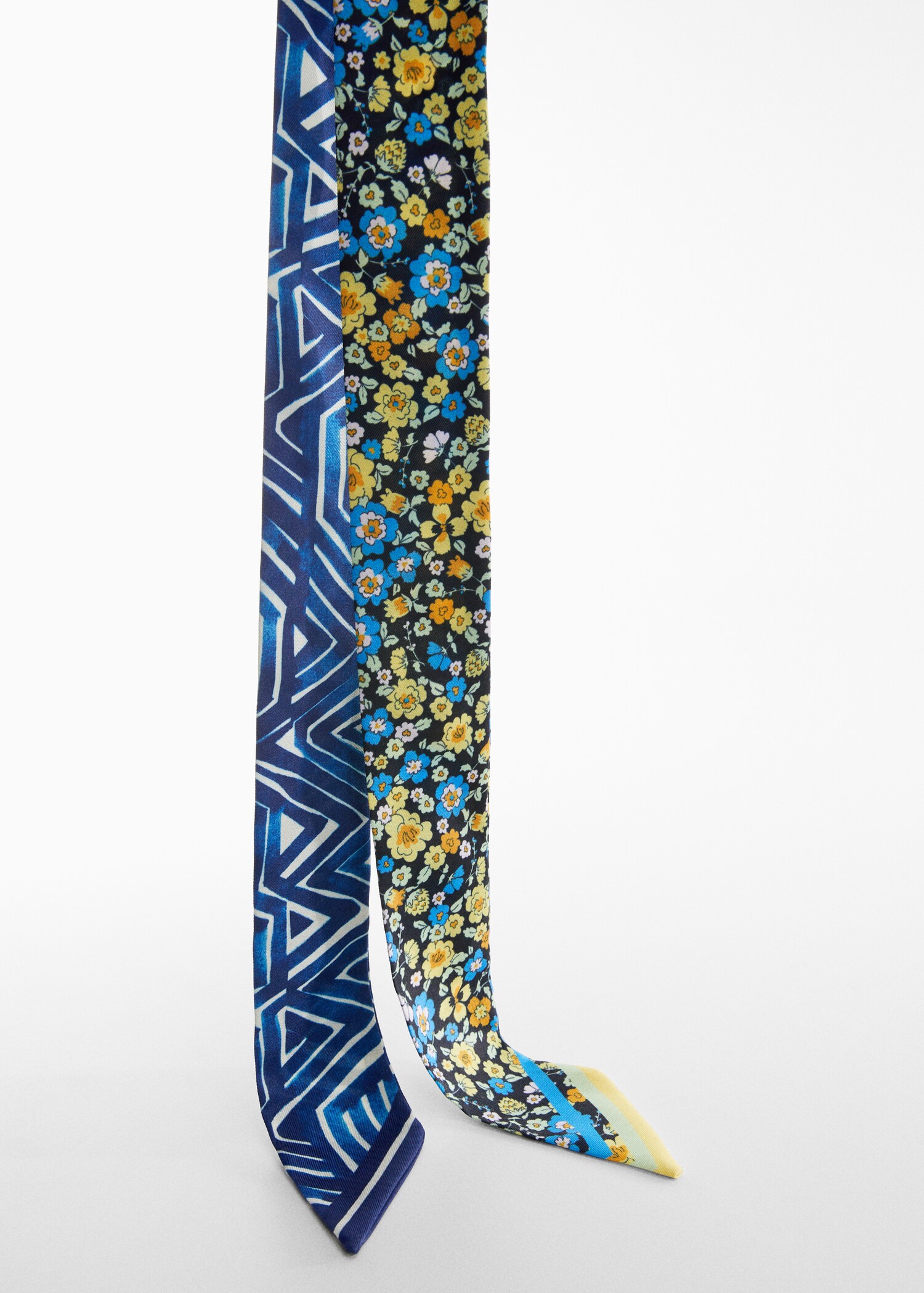 Pack of 2 patterned scarves - Details of the article 1