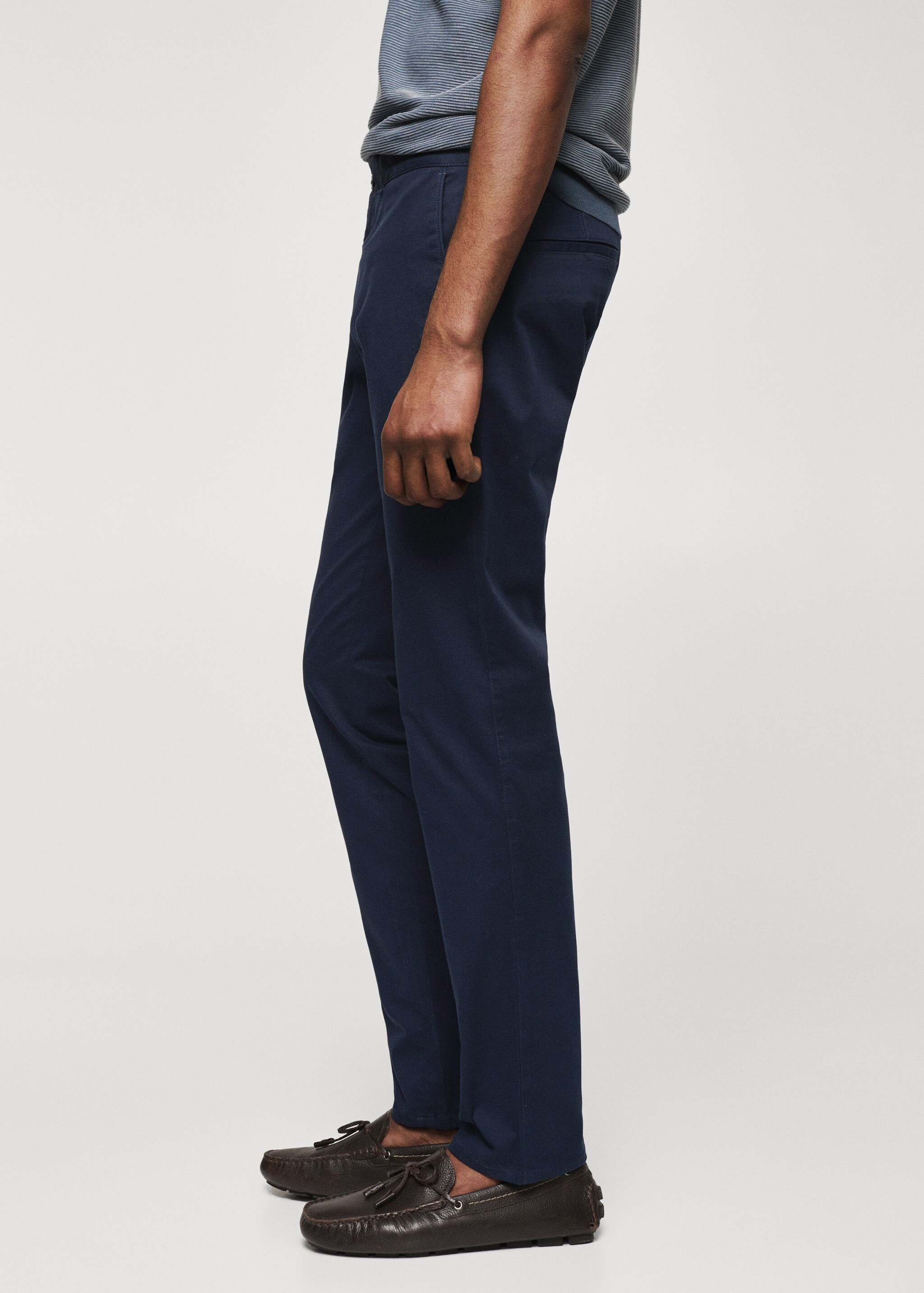 Slim fit chino trousers - Details of the article 4