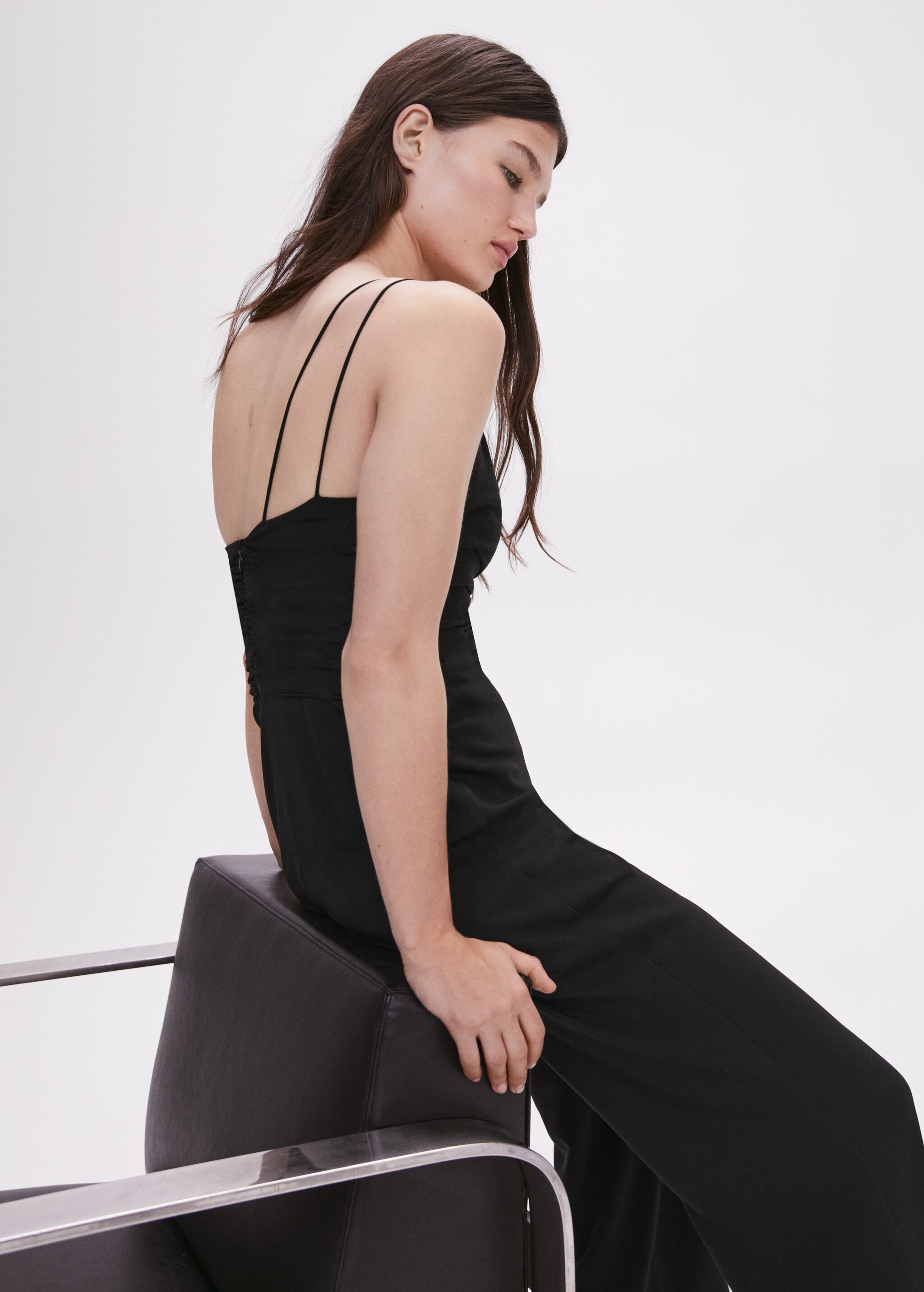 Asymmetrical jumpsuit with metallic detail - Details of the article 2