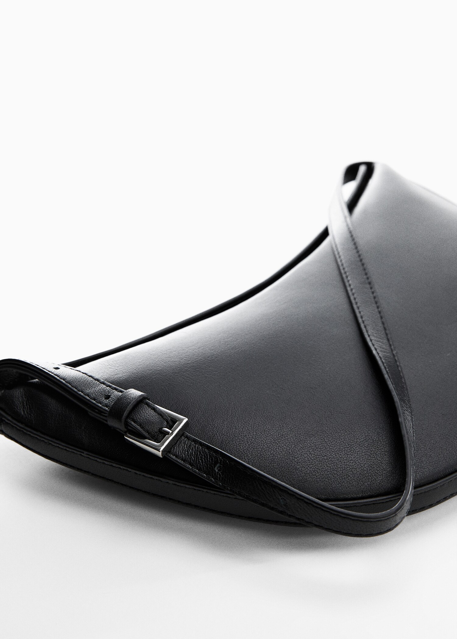 Leather shoulder bag - Details of the article 1