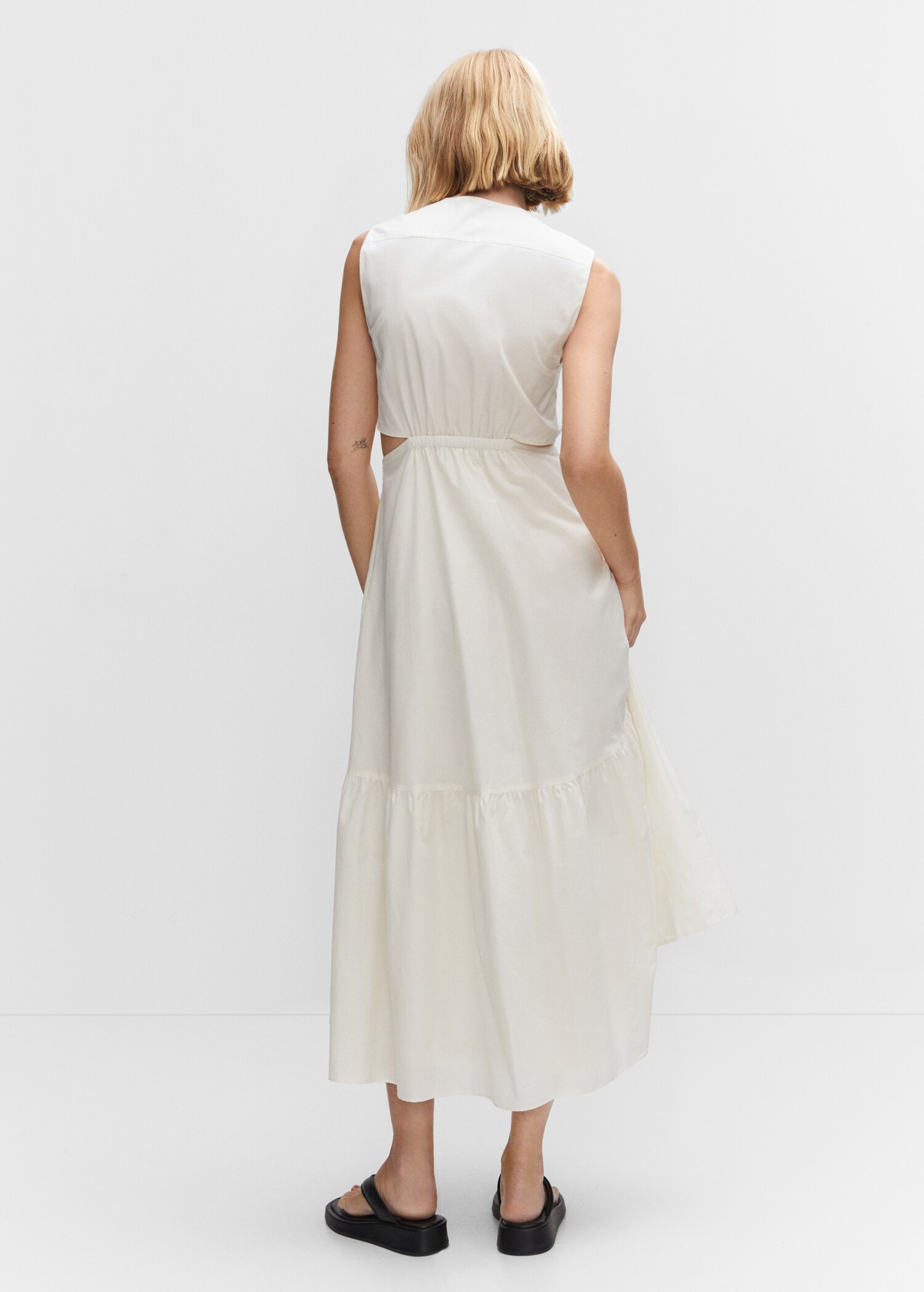 Knot dress with openings - Reverse of the article