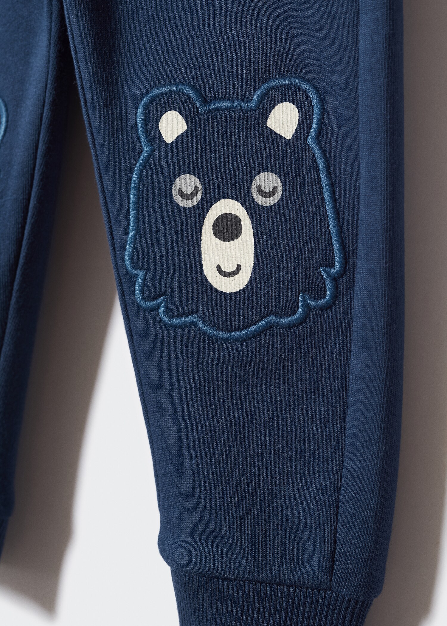 Gemusterte Jogger Pants - Detail des Artikels 8
