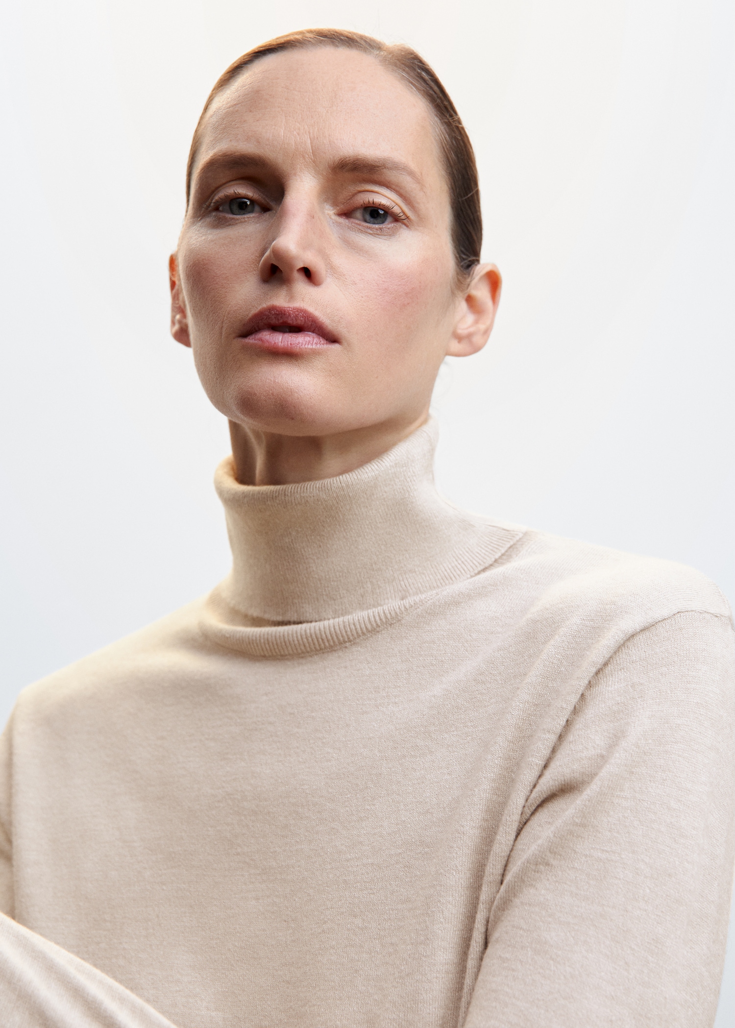 Knitted turtleneck dress - Details of the article 1