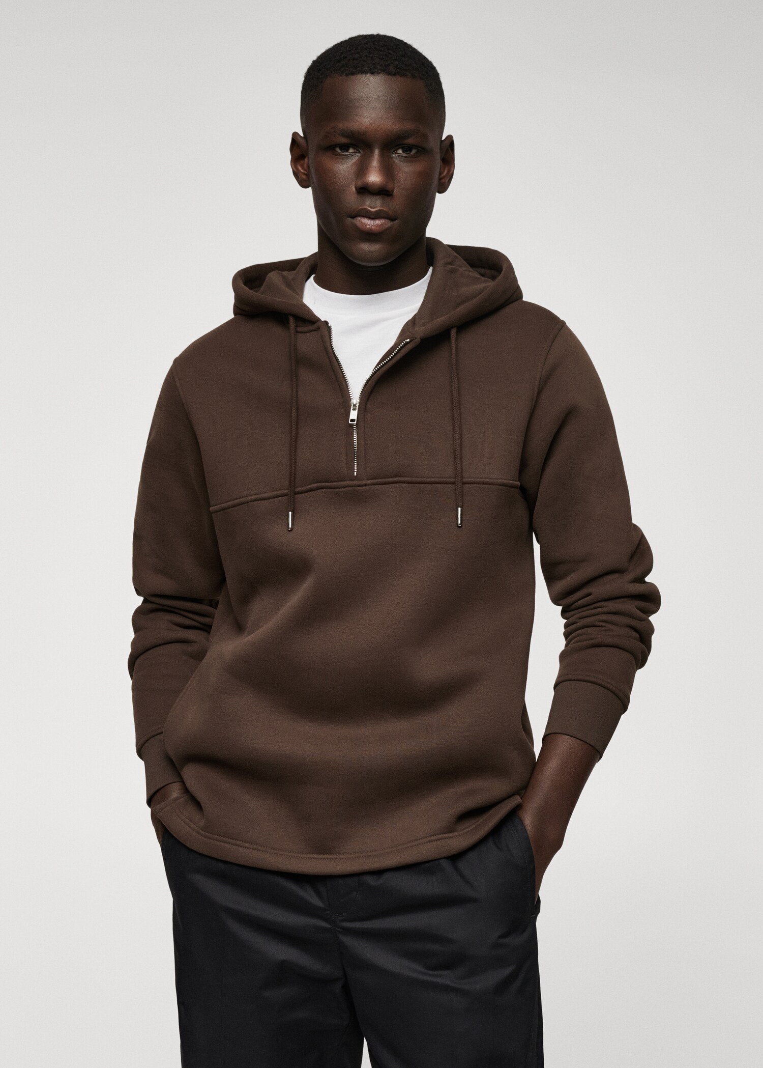 Sweat-shirt zippé à capuche - Plan moyen