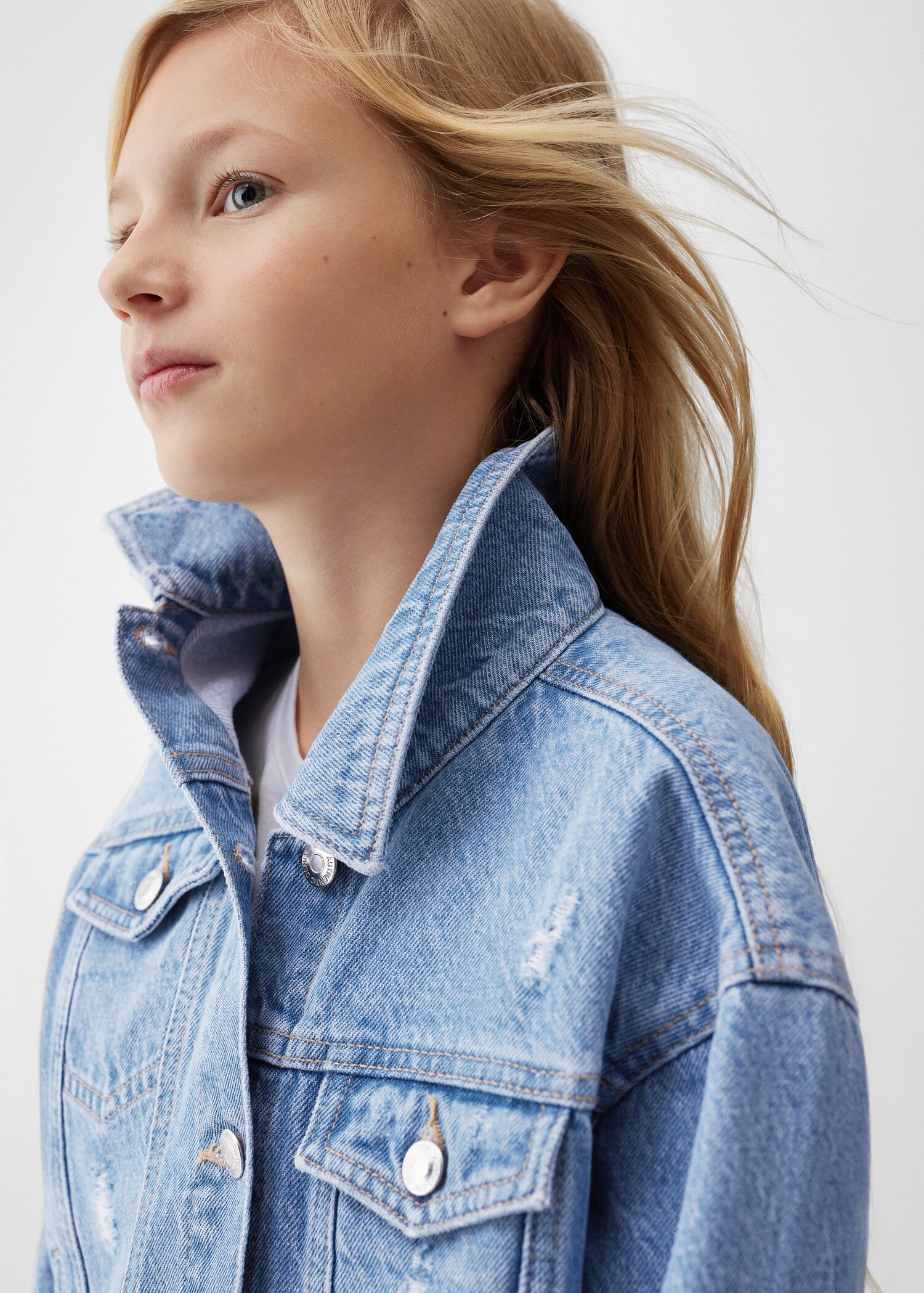 Denim jacket with decorative rips - Details of the article 1