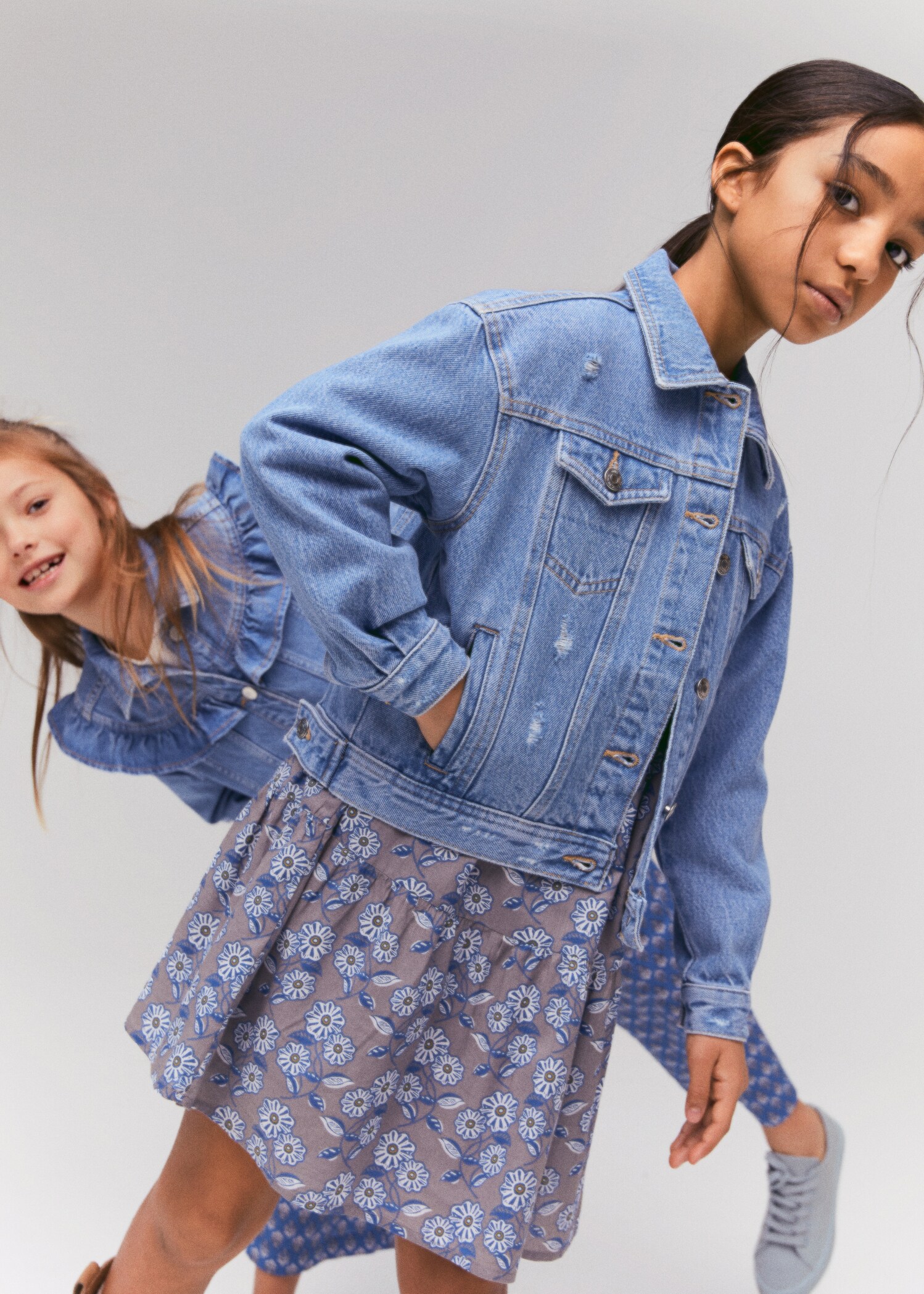 Denim jacket with decorative rips - Details of the article 5