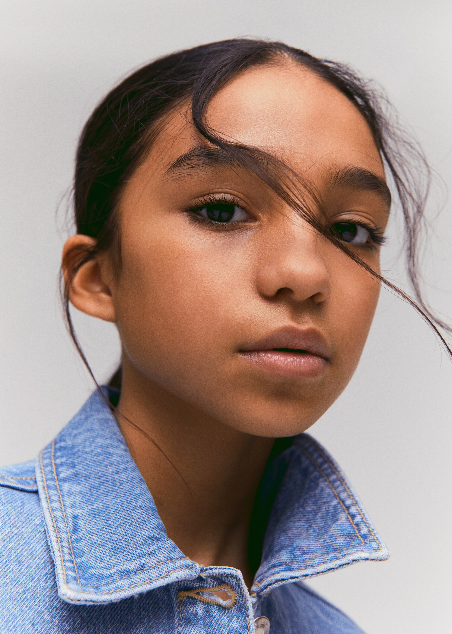 Denim jacket with decorative rips - Details of the article 6