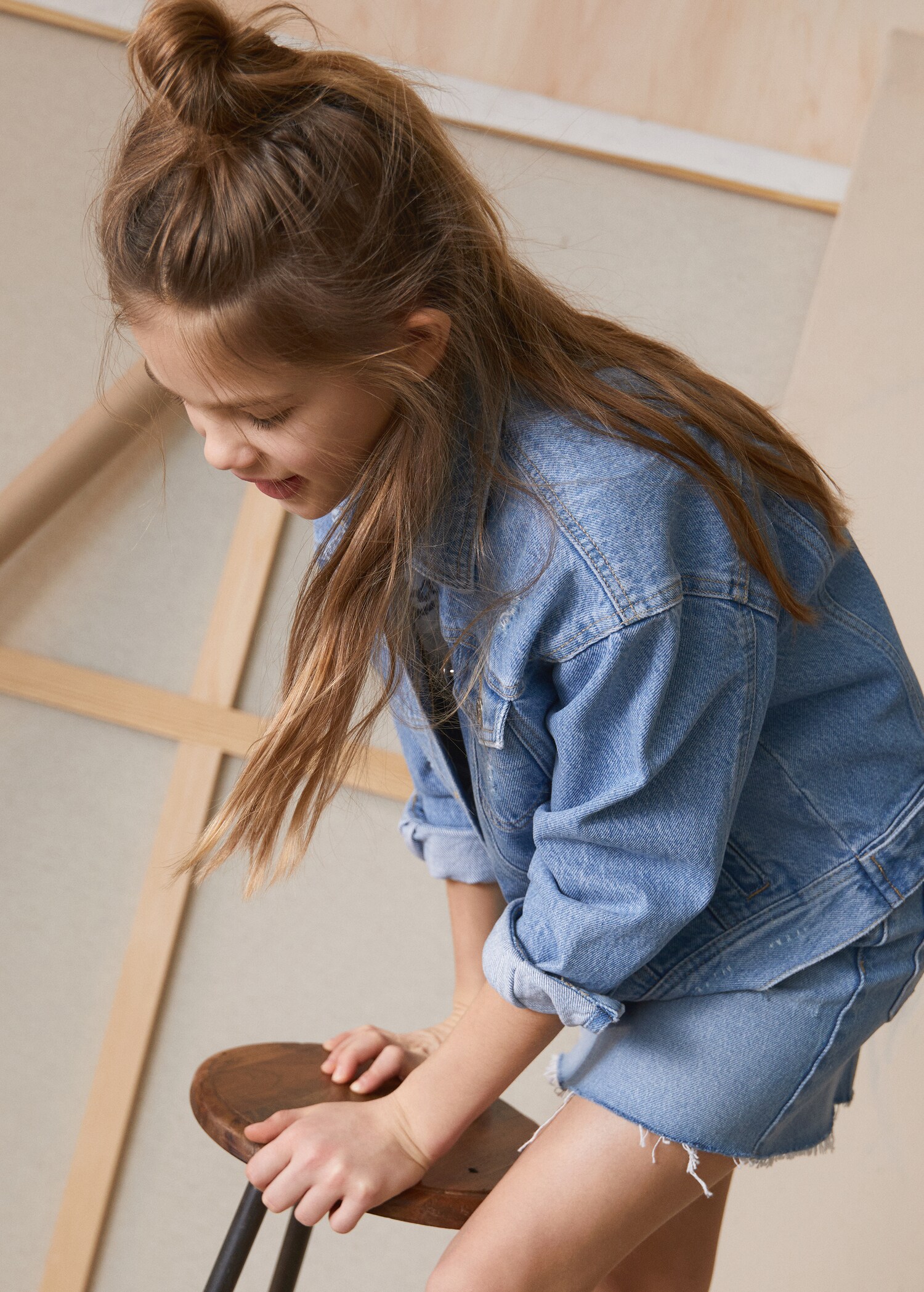 Denim jacket with decorative rips - Details of the article 7