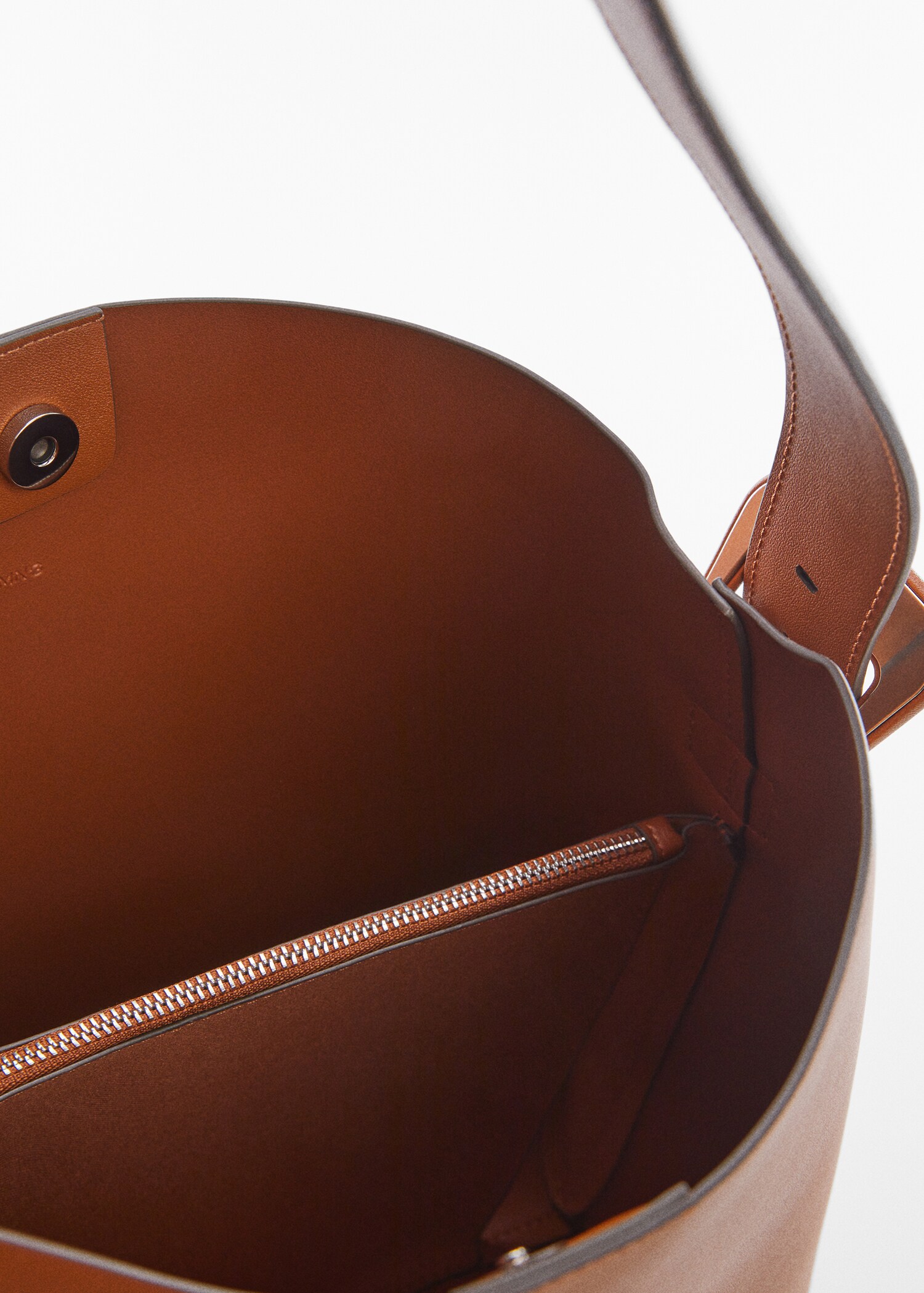 Shopper bag with buckle - Details of the article 2