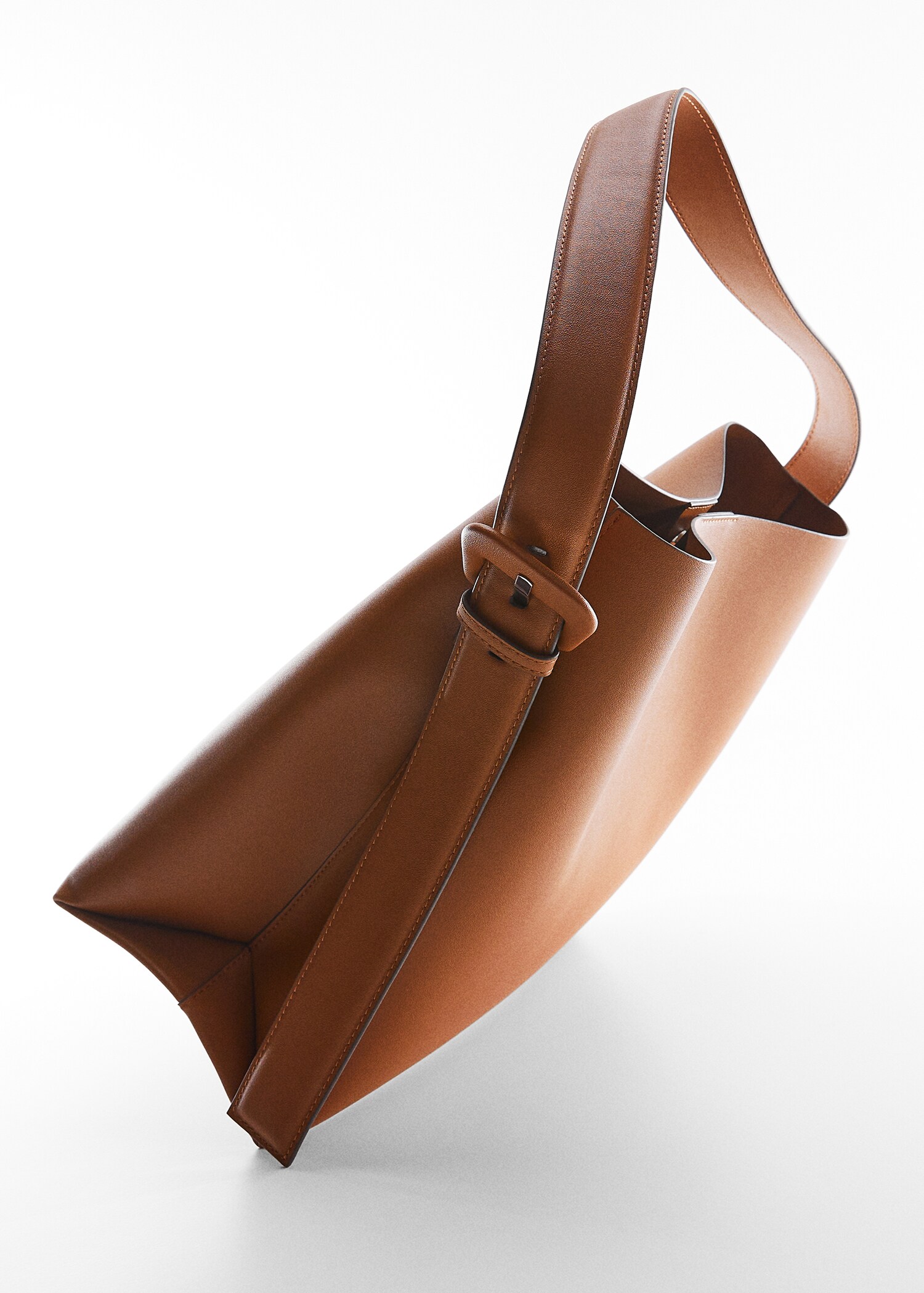 Shopper bag with buckle - Details of the article 5