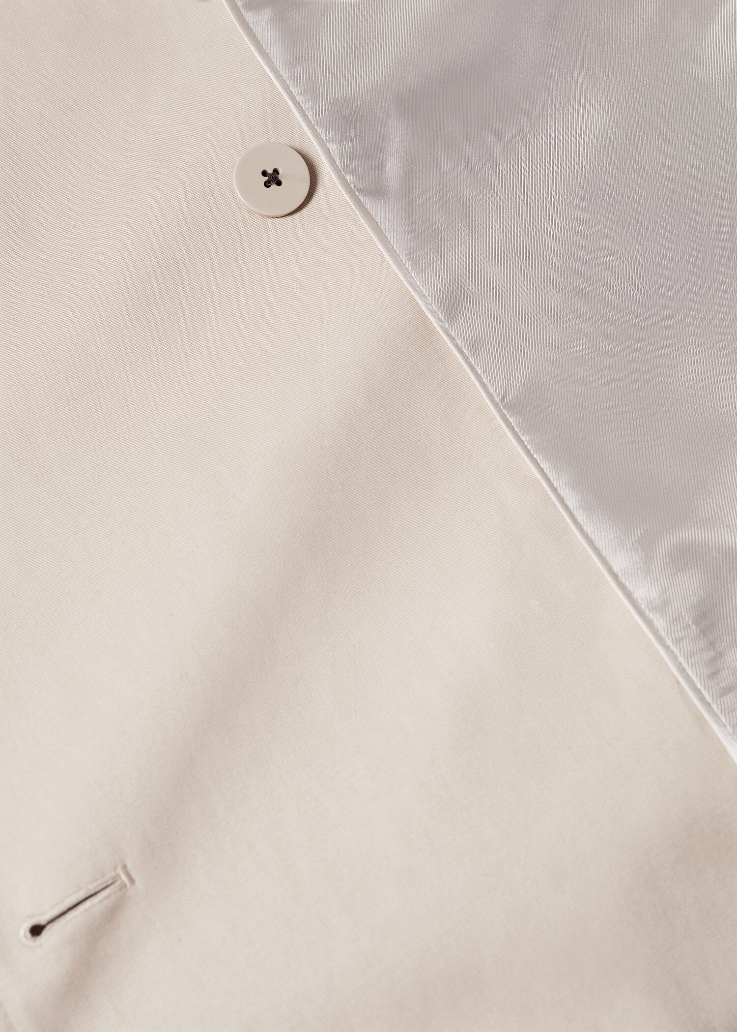 Classic trench coat with belt - Details of the article 0