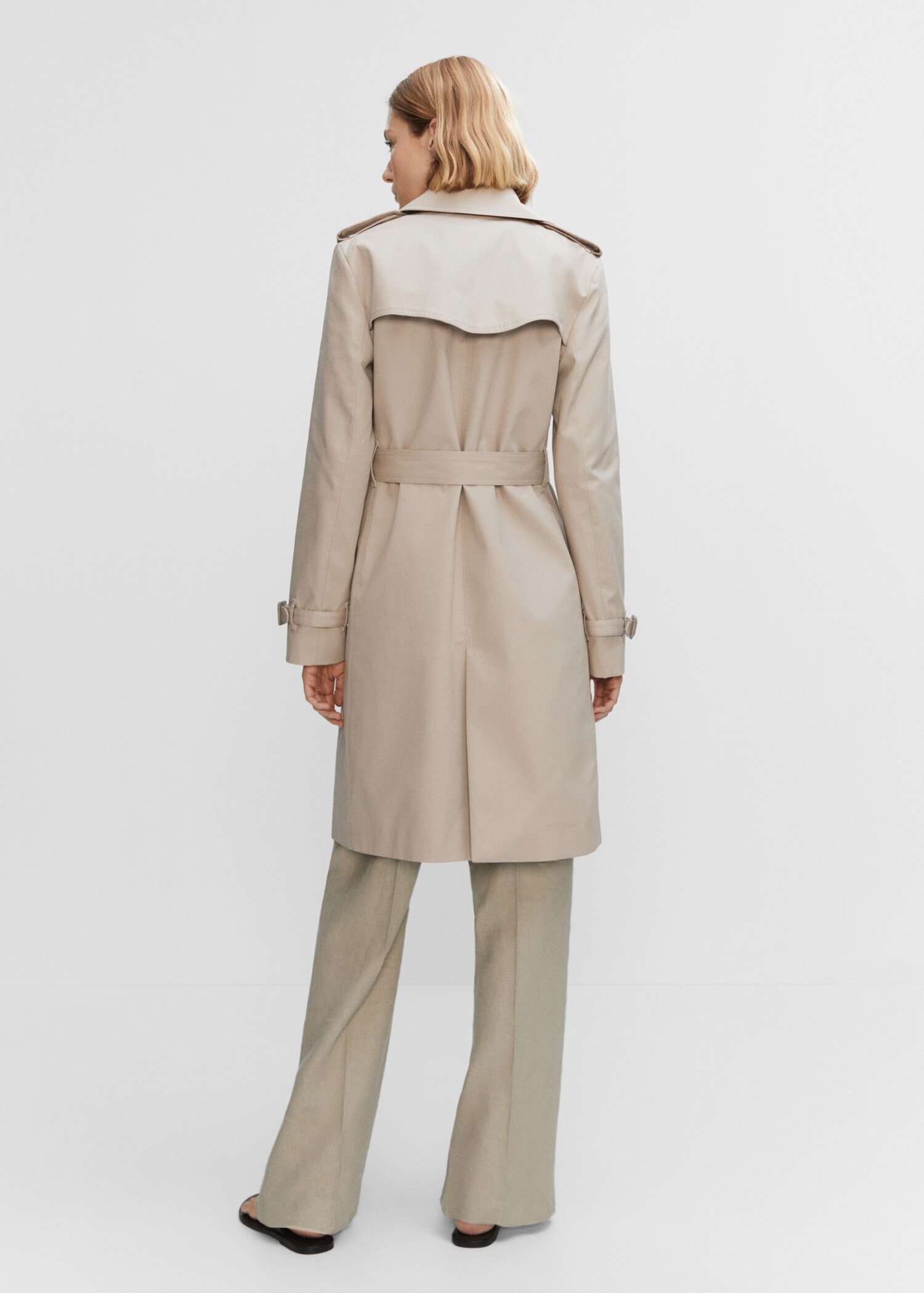 Classic trench coat with belt - Reverse of the article