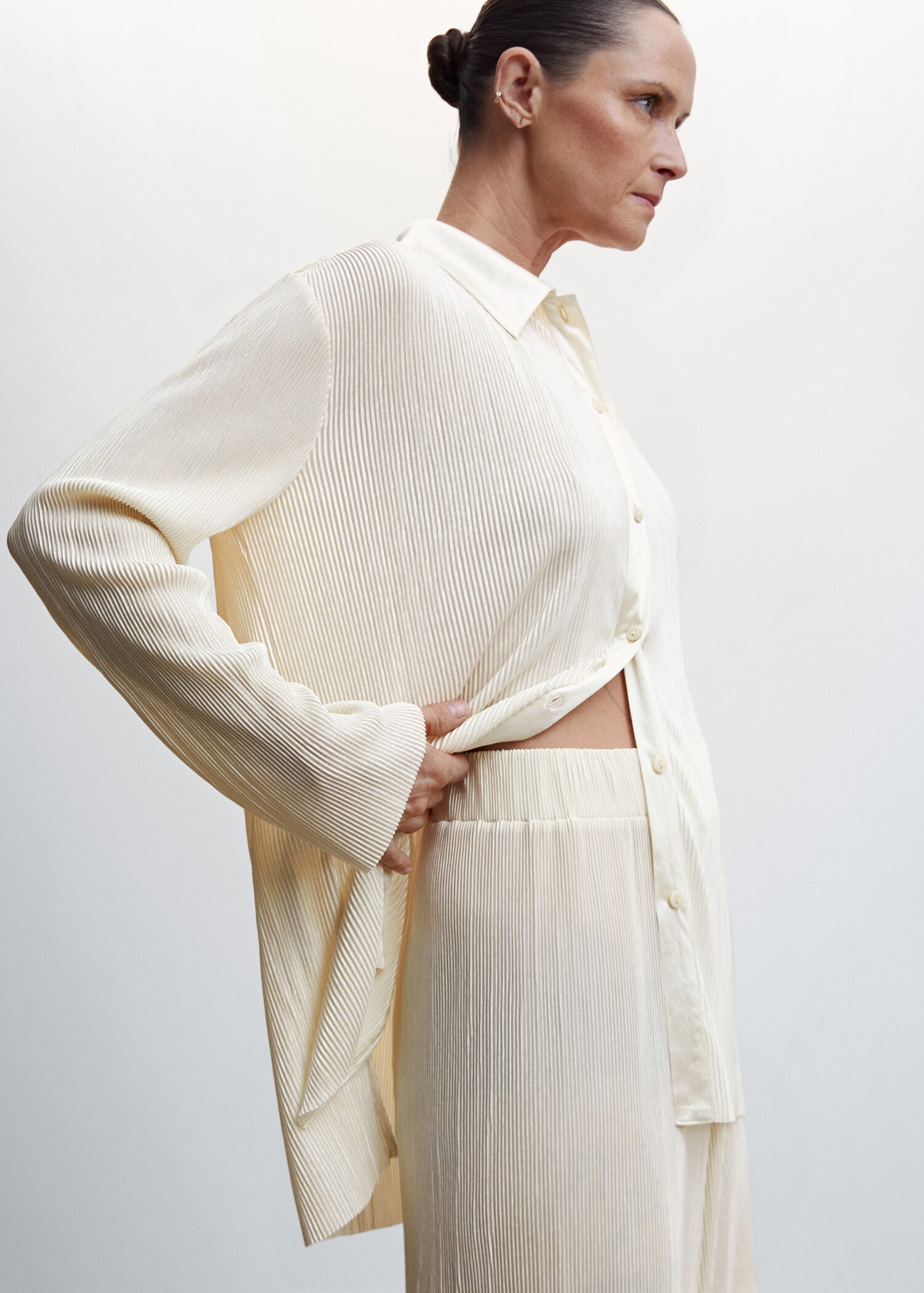 Pleated palazzo trousers - Details of the article 6