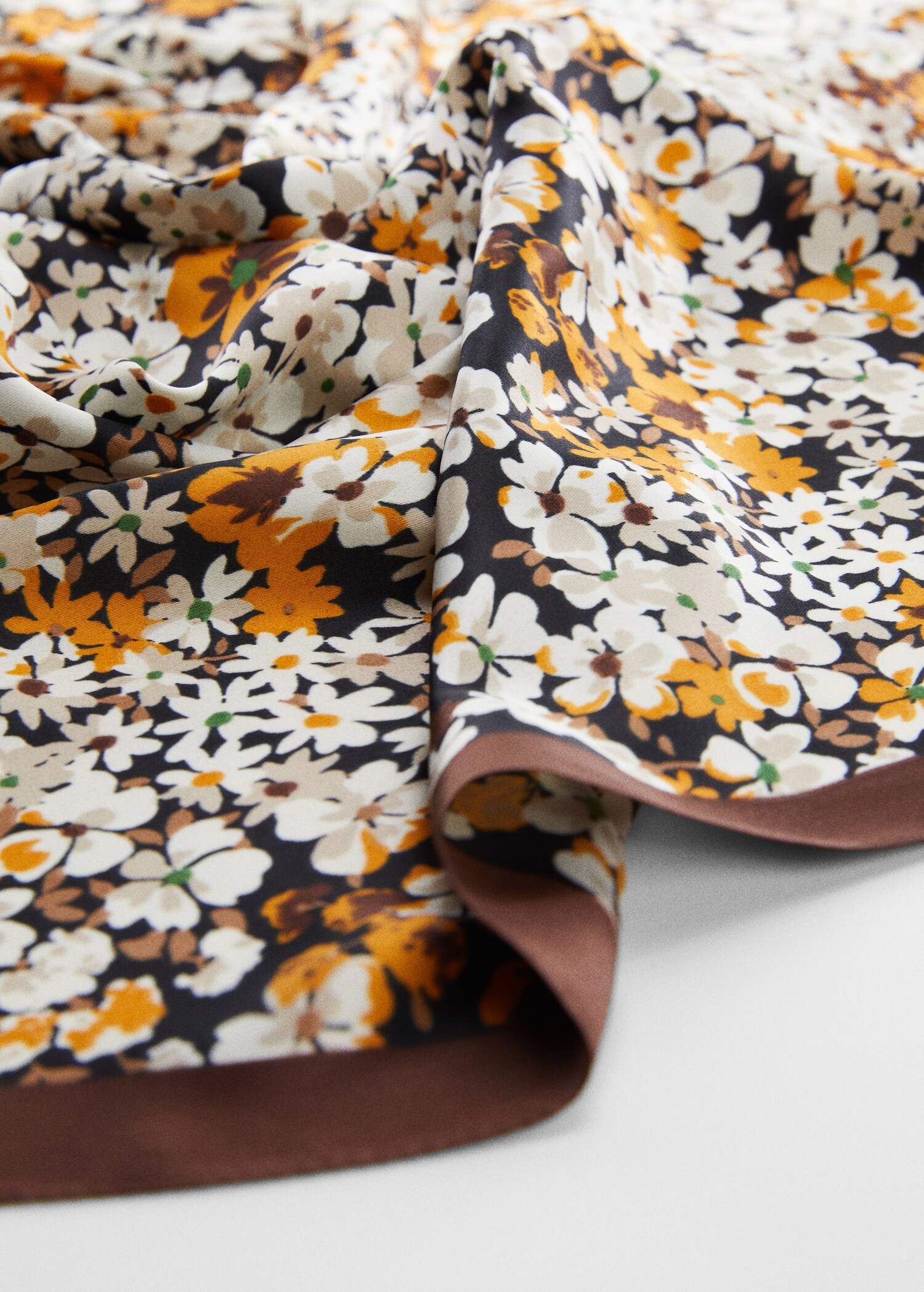 Foulard imprimé à fleurs - Détail de l'article 1