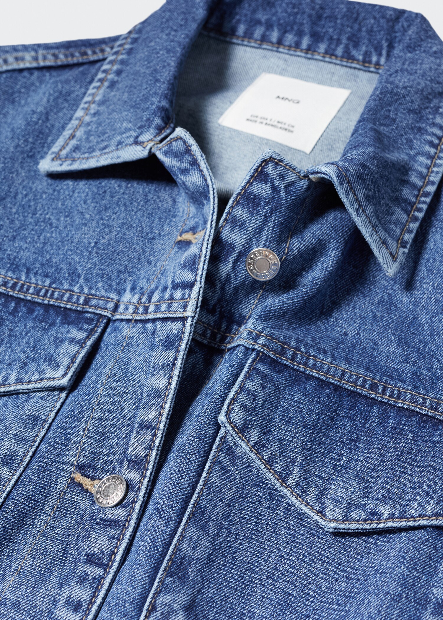 Denim jacket with belt - Details of the article 8