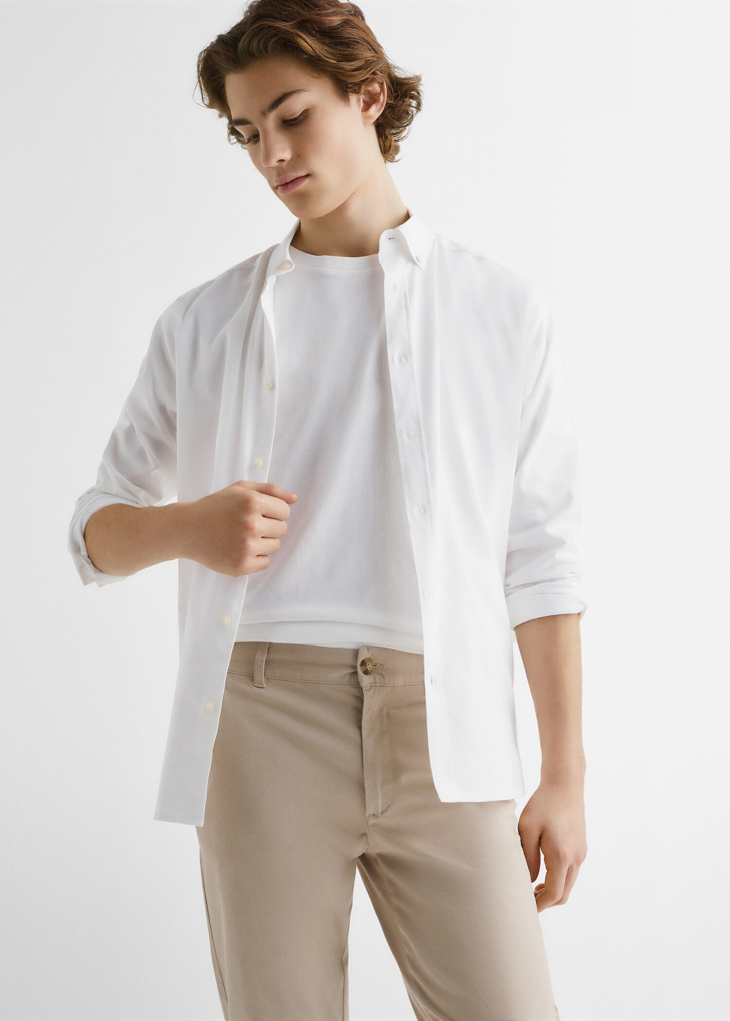 Pantalón chino algodón  - Plano medio