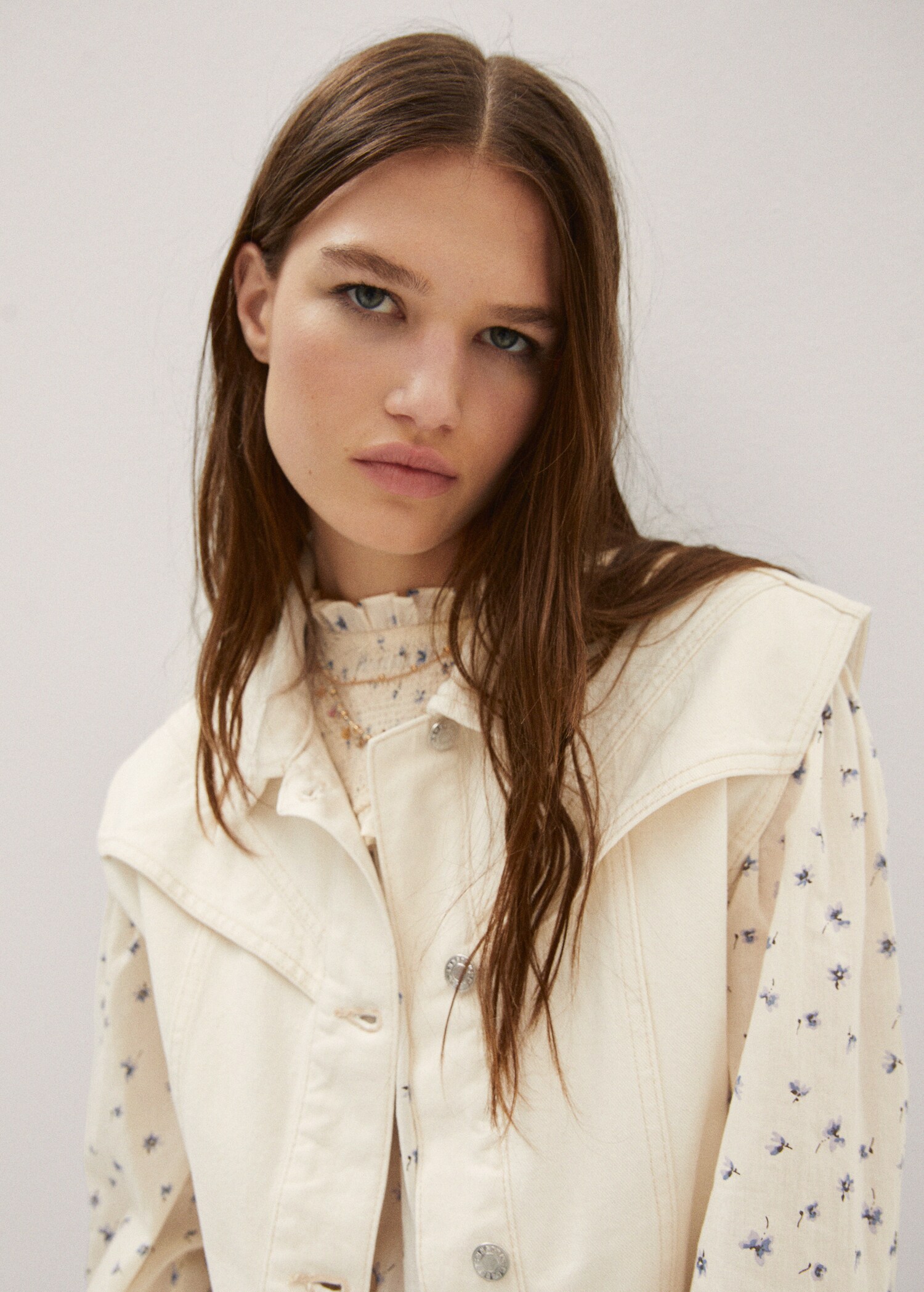 Denim vest with seams - Details of the article 1