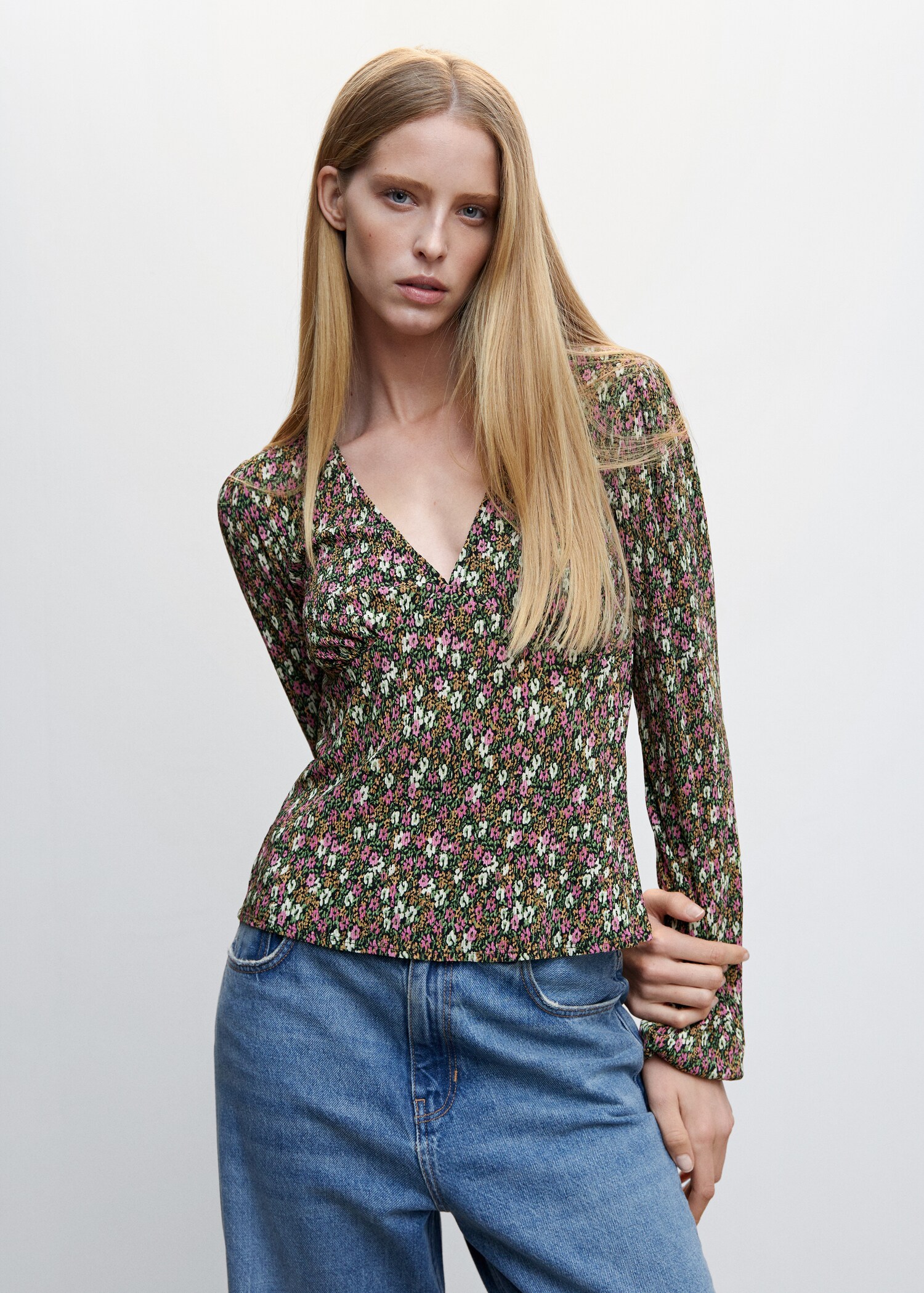 Blouse col en V - Plan moyen
