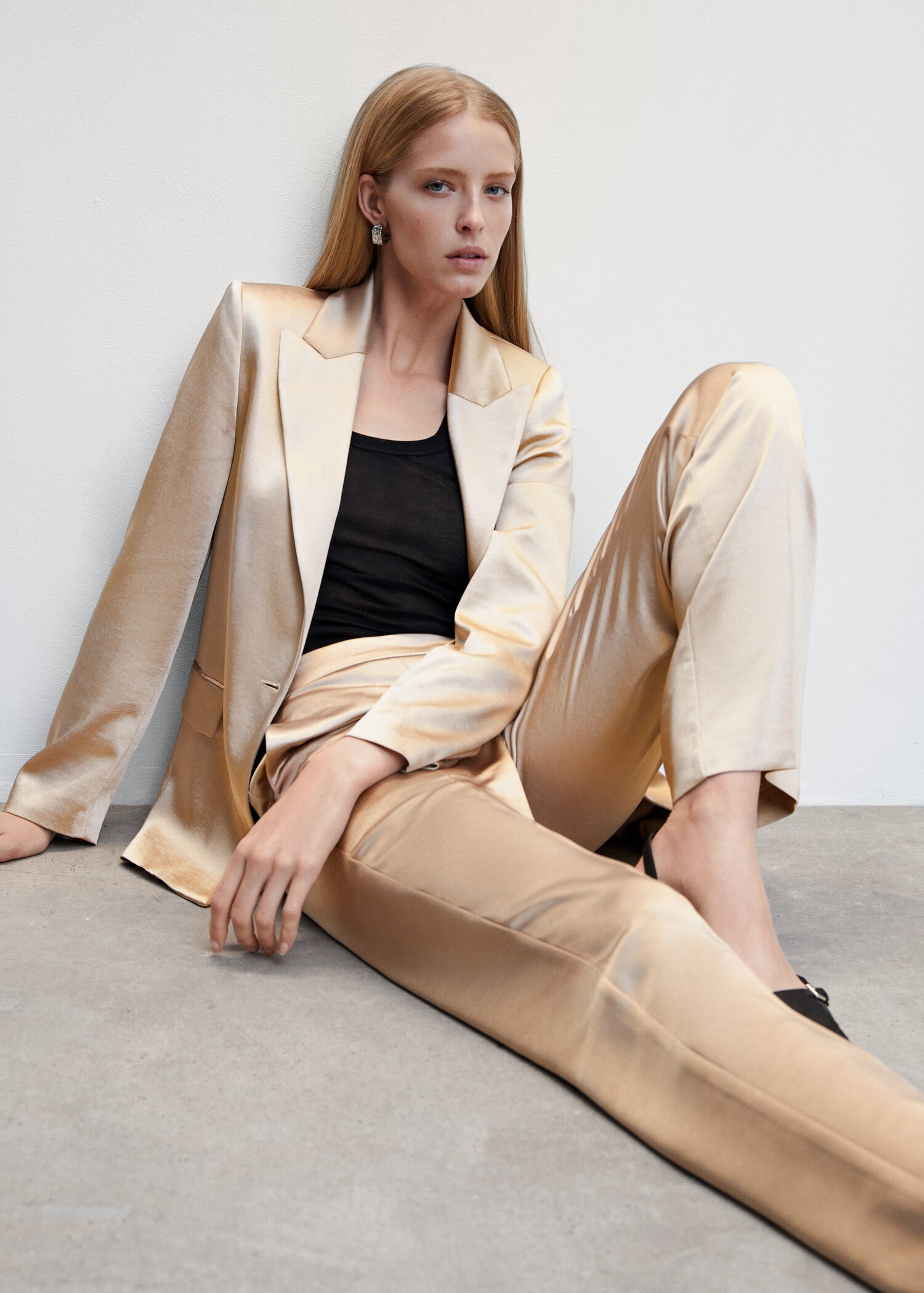 Satin trousers with elastic waist - Details of the article 2
