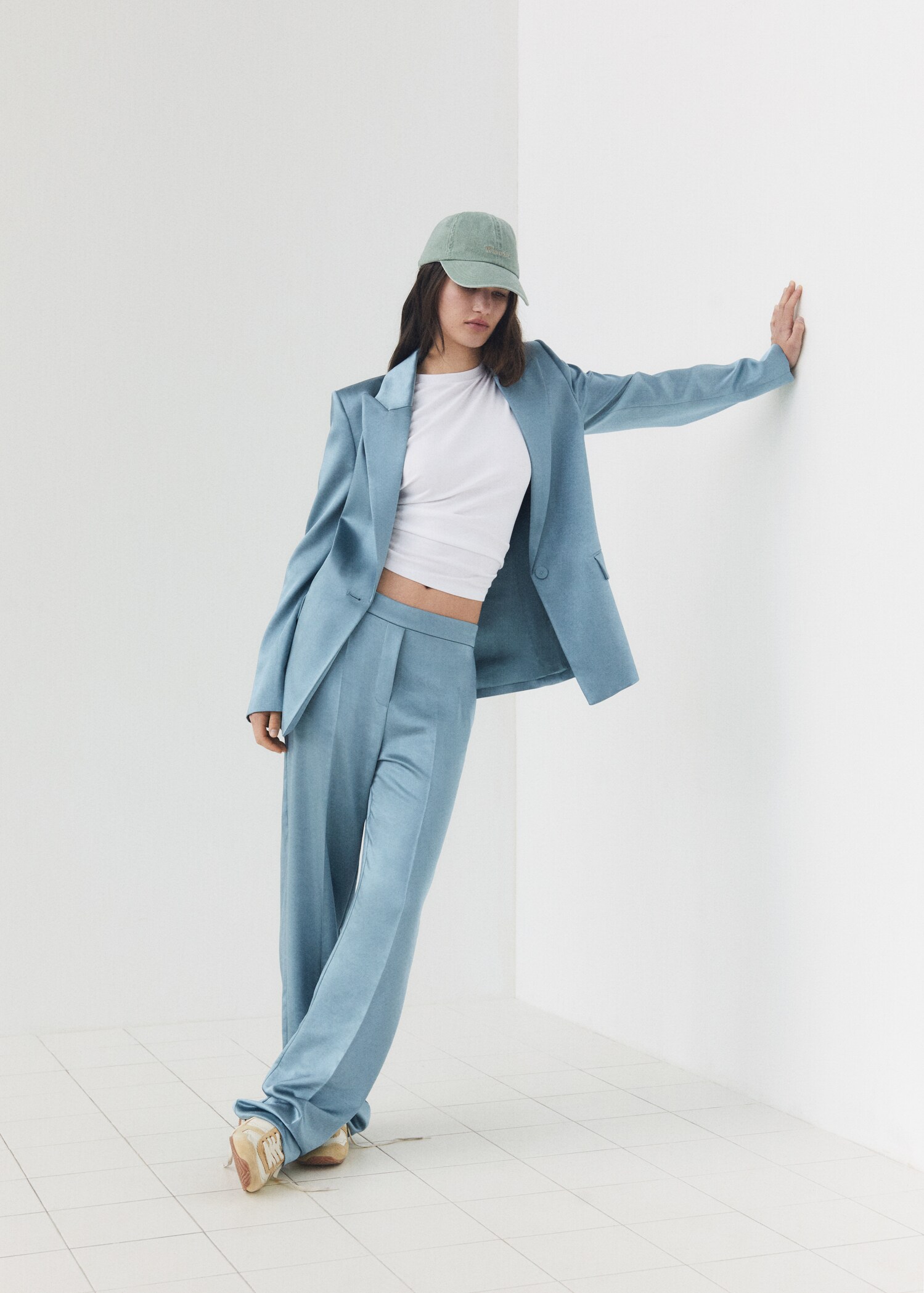 Satin trousers with elastic waist - Details of the article 7