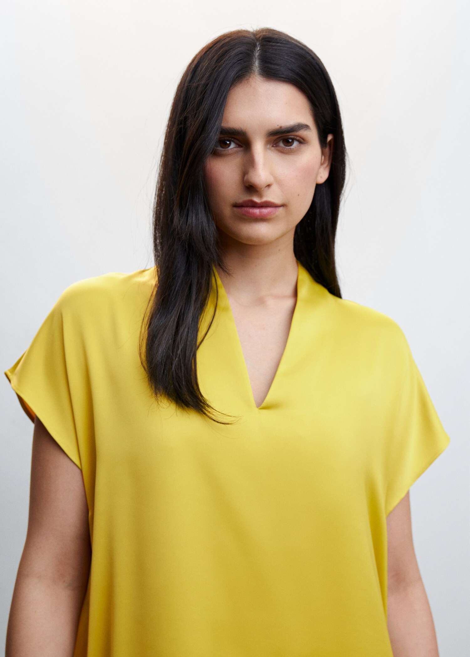 Side-slit satin dress - Details of the article 1