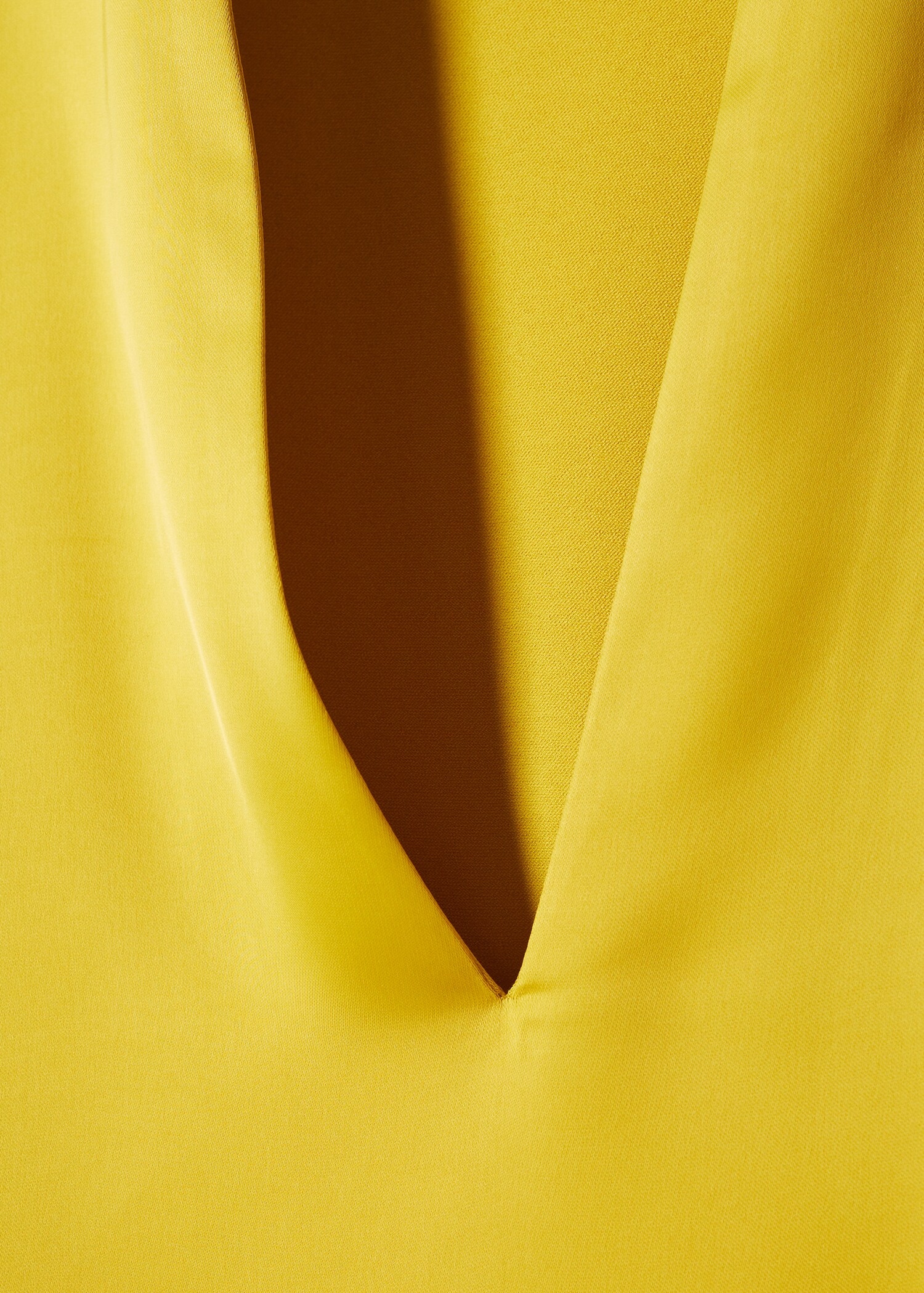 Side-slit satin dress - Details of the article 8