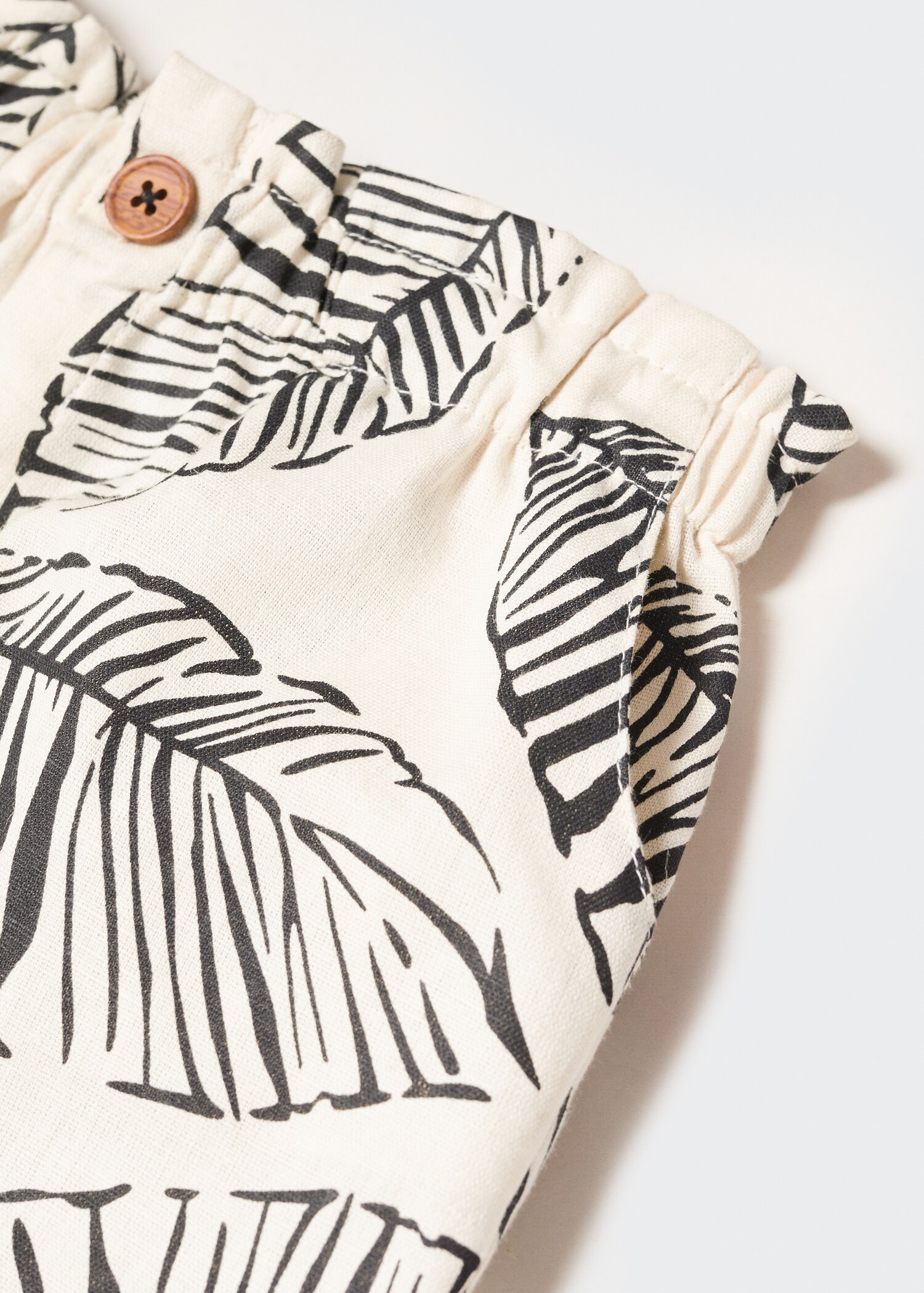 Leaf print shorts - Details of the article 8