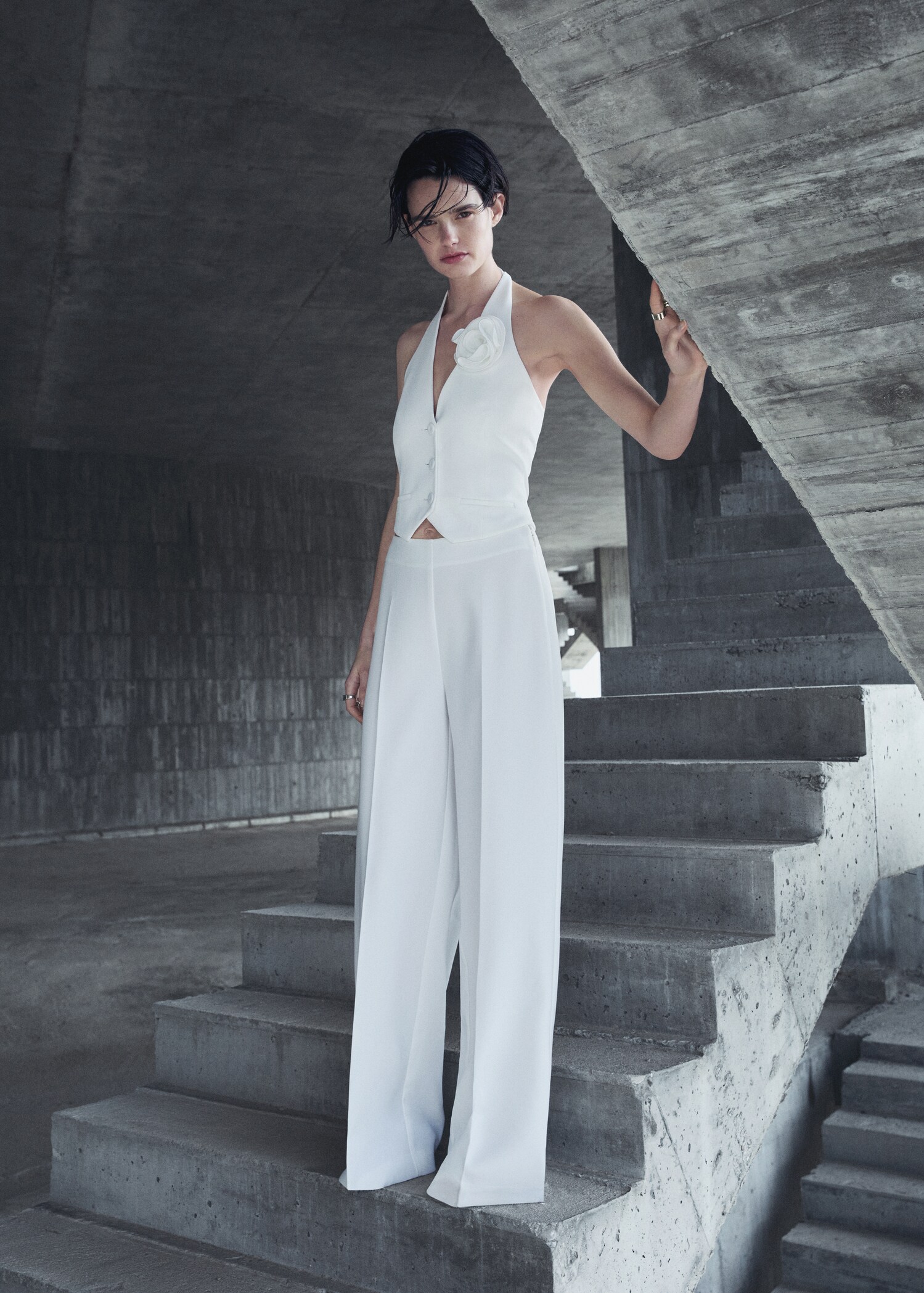 Gilet with floral appliqué  - Details of the article 6