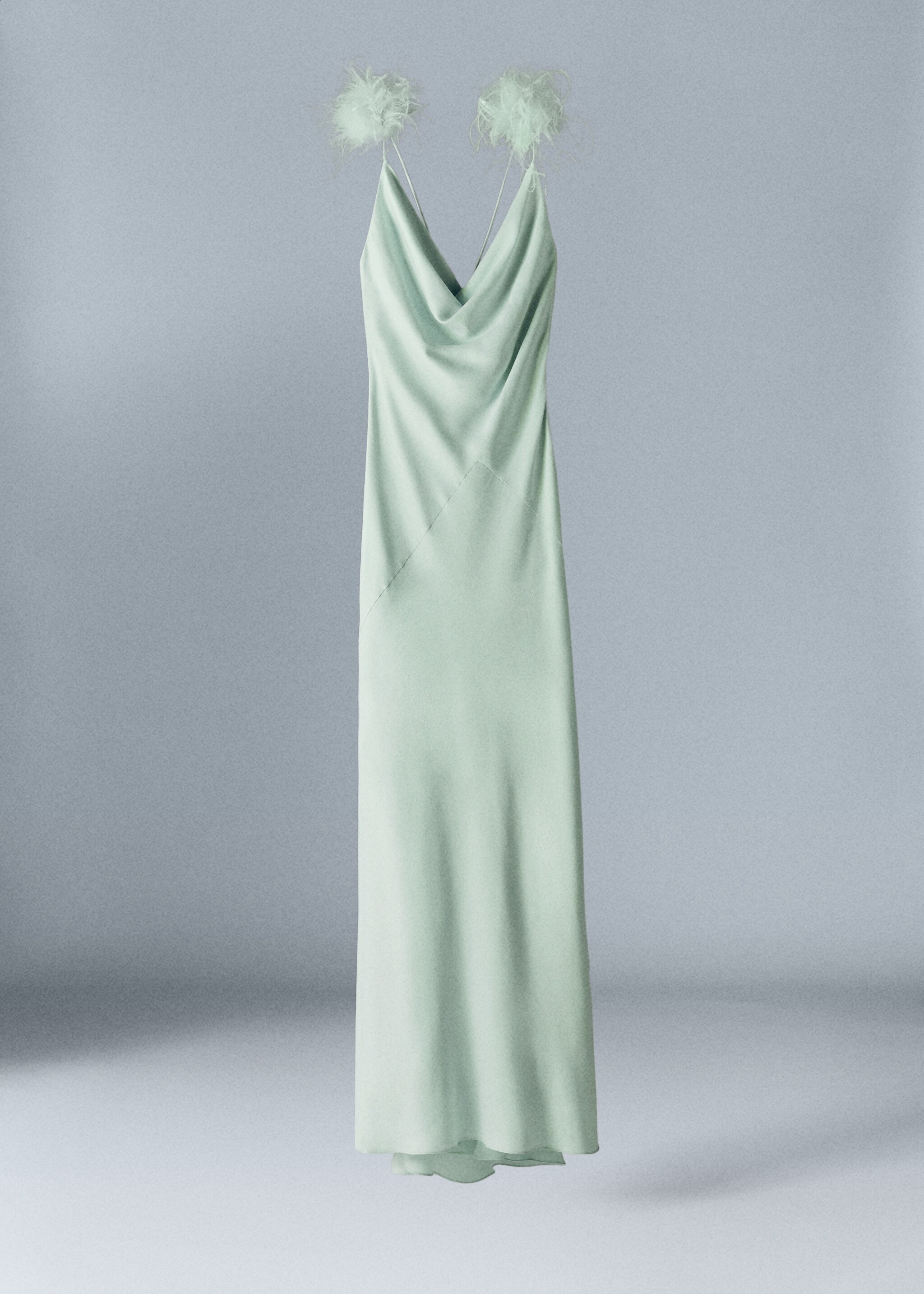 Φόρεμα lingerie λεπτομέρεια πούπουλα - Προϊόν χωρίς μοντέλο