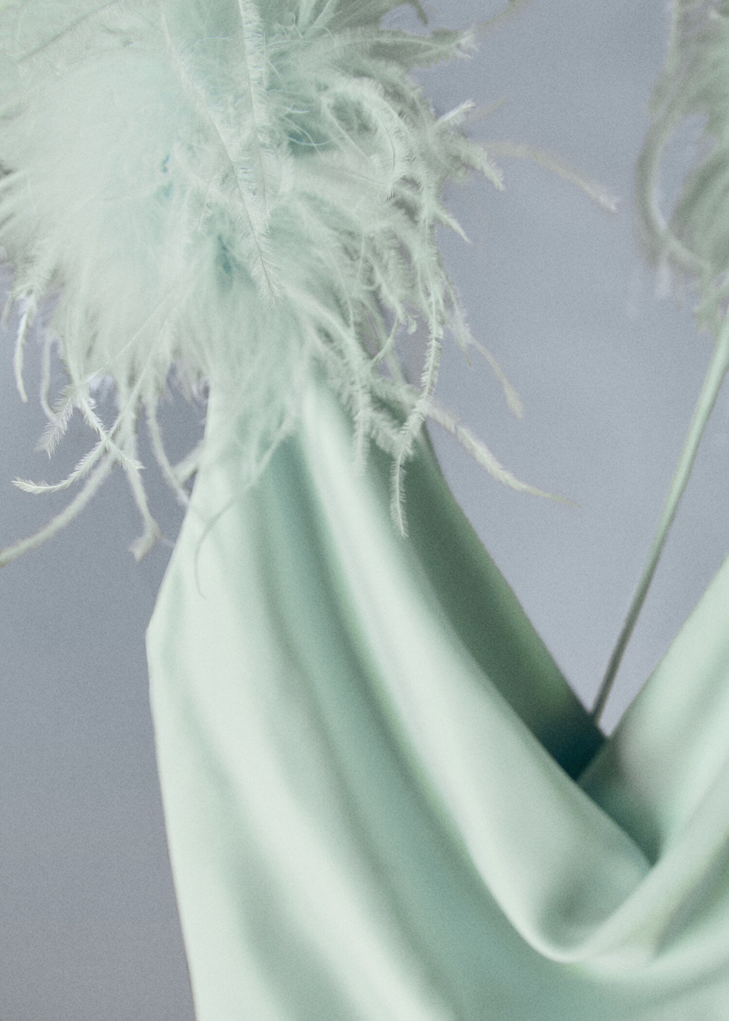 Slip dress with feather detail - Details of the article 8