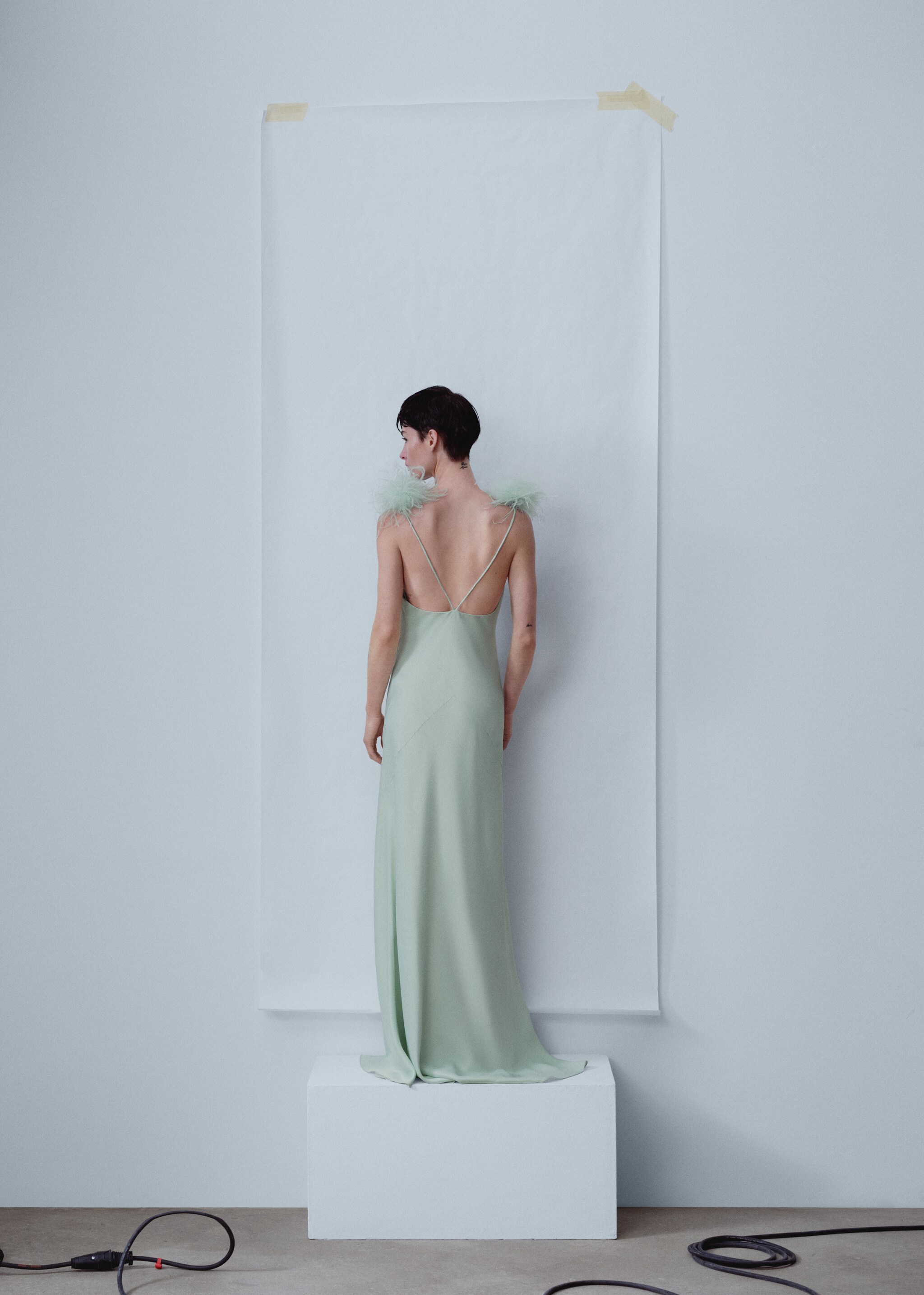 Φόρεμα lingerie λεπτομέρεια πούπουλα - Πίσω όψη προϊόντος