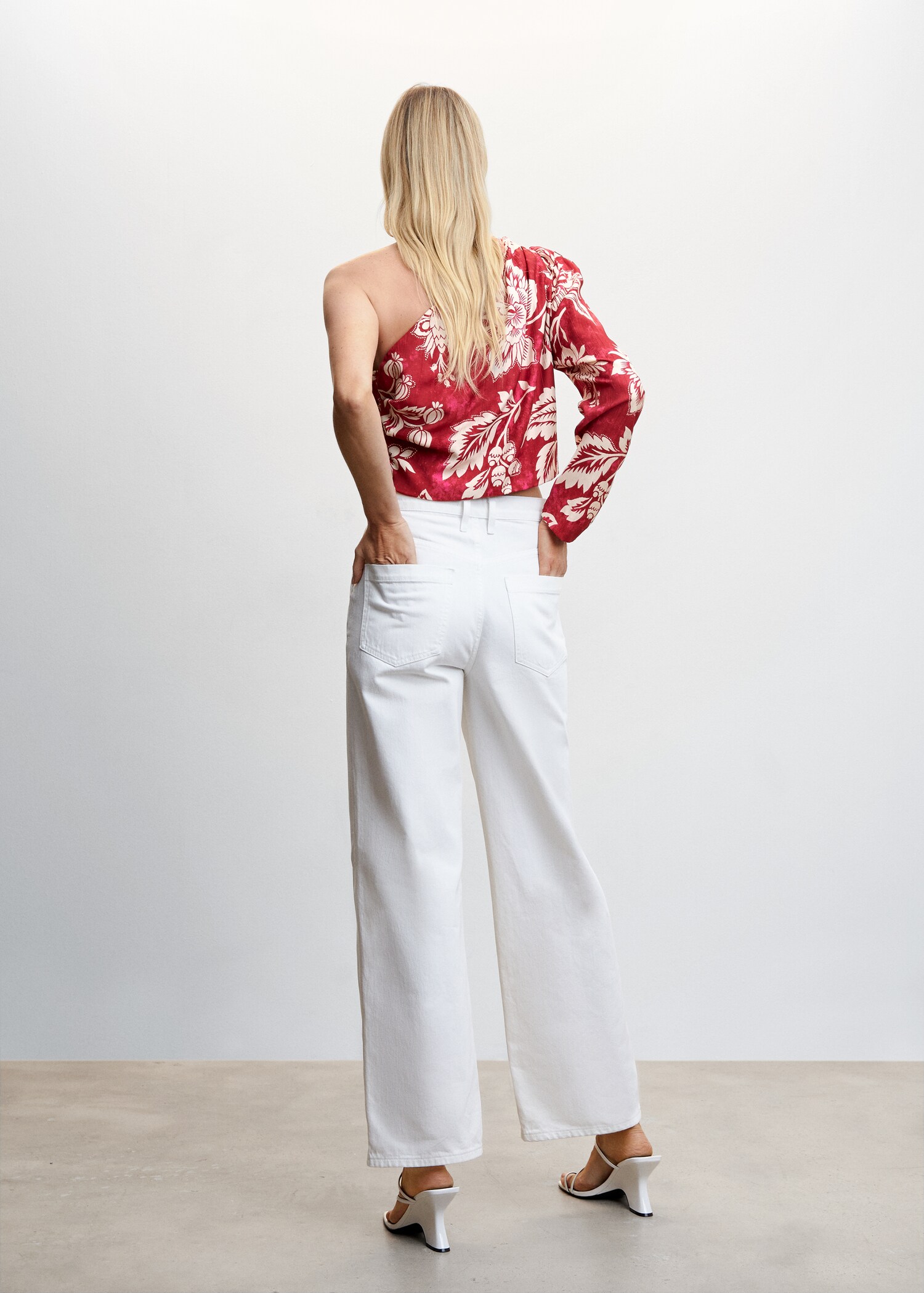 Blusa asimétrica estampada - Reverso del artículo
