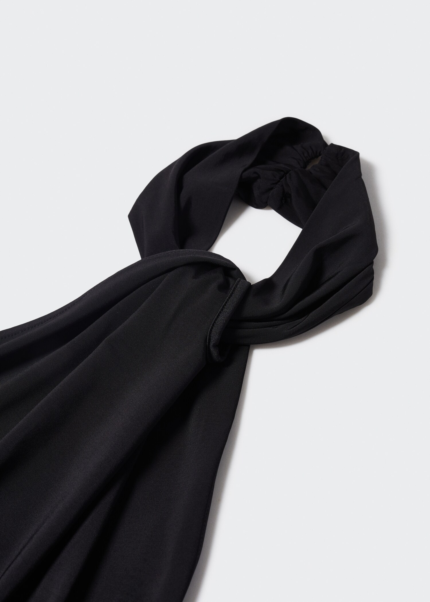 Neckholderkleid mit rückwärtigem Cut-Out - Detail des Artikels 8