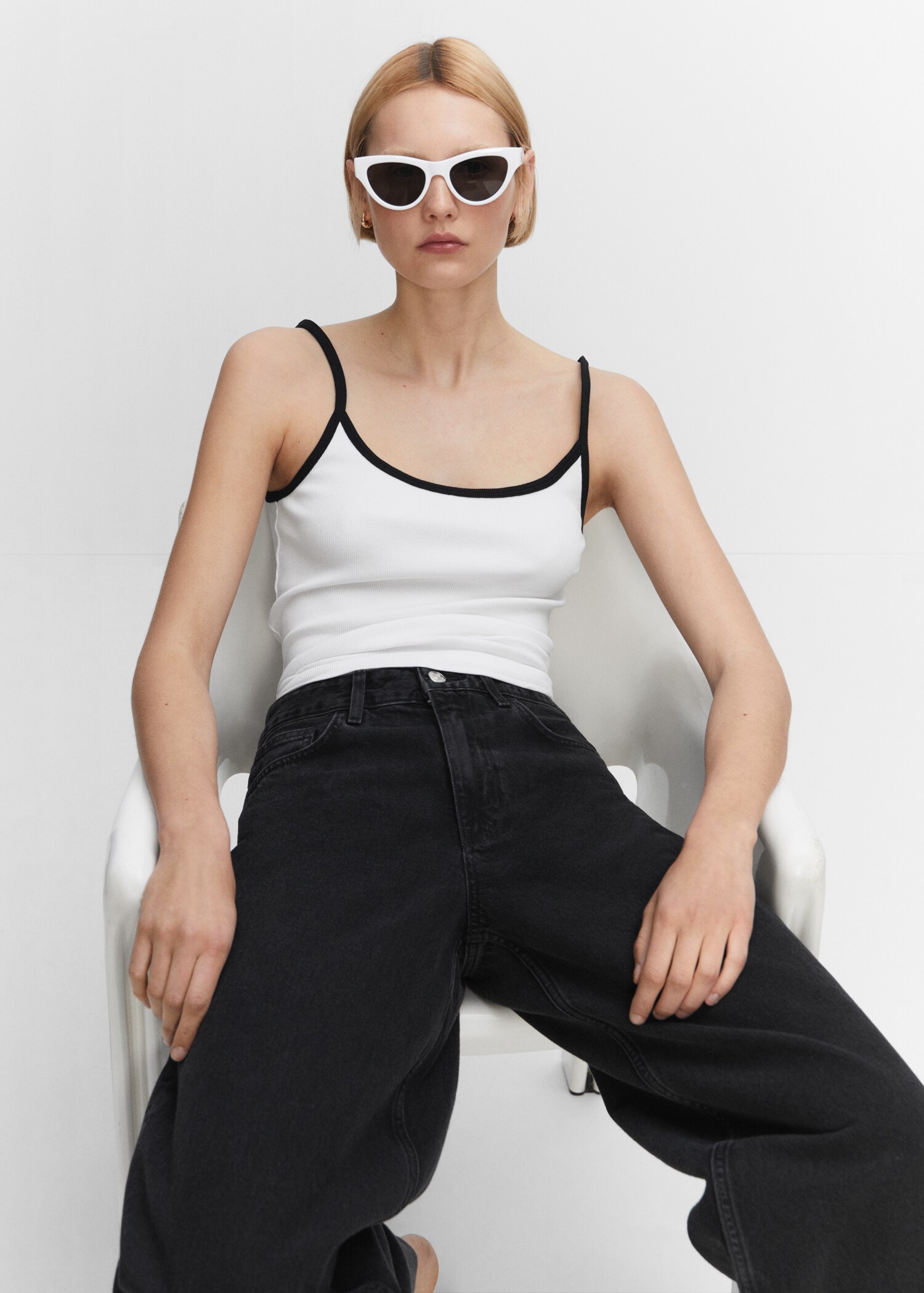 Contrast spaghetti strap top - Details of the article 2