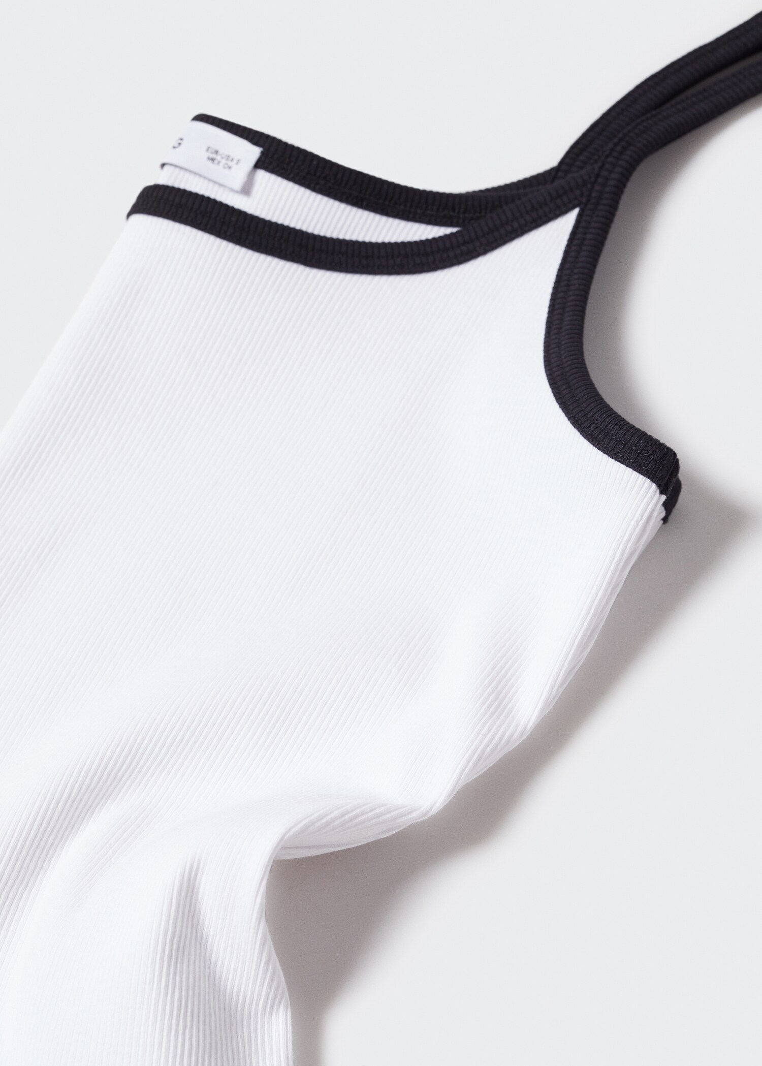 Contrast spaghetti strap top - Details of the article 8