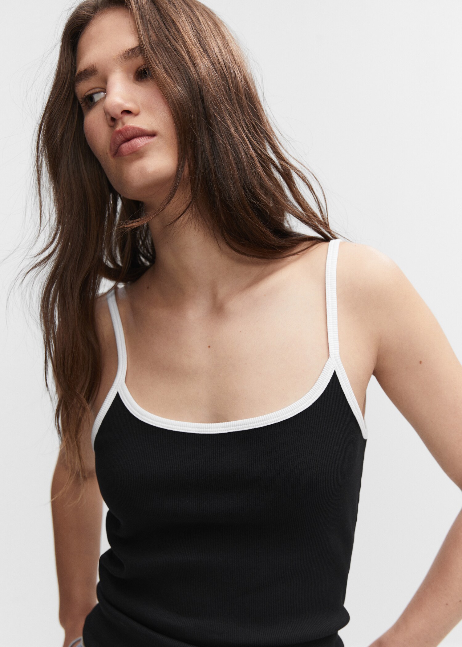 Contrast spaghetti strap top - Details of the article 1