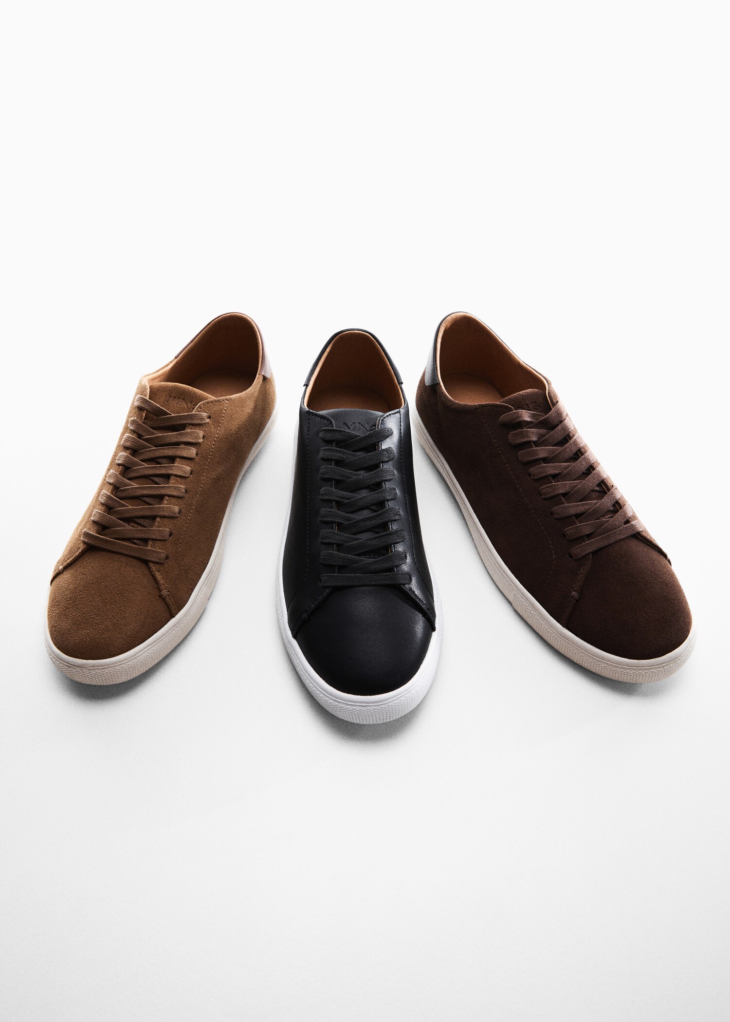 Einfarbige Ledersneakers - Detail des Artikels 5