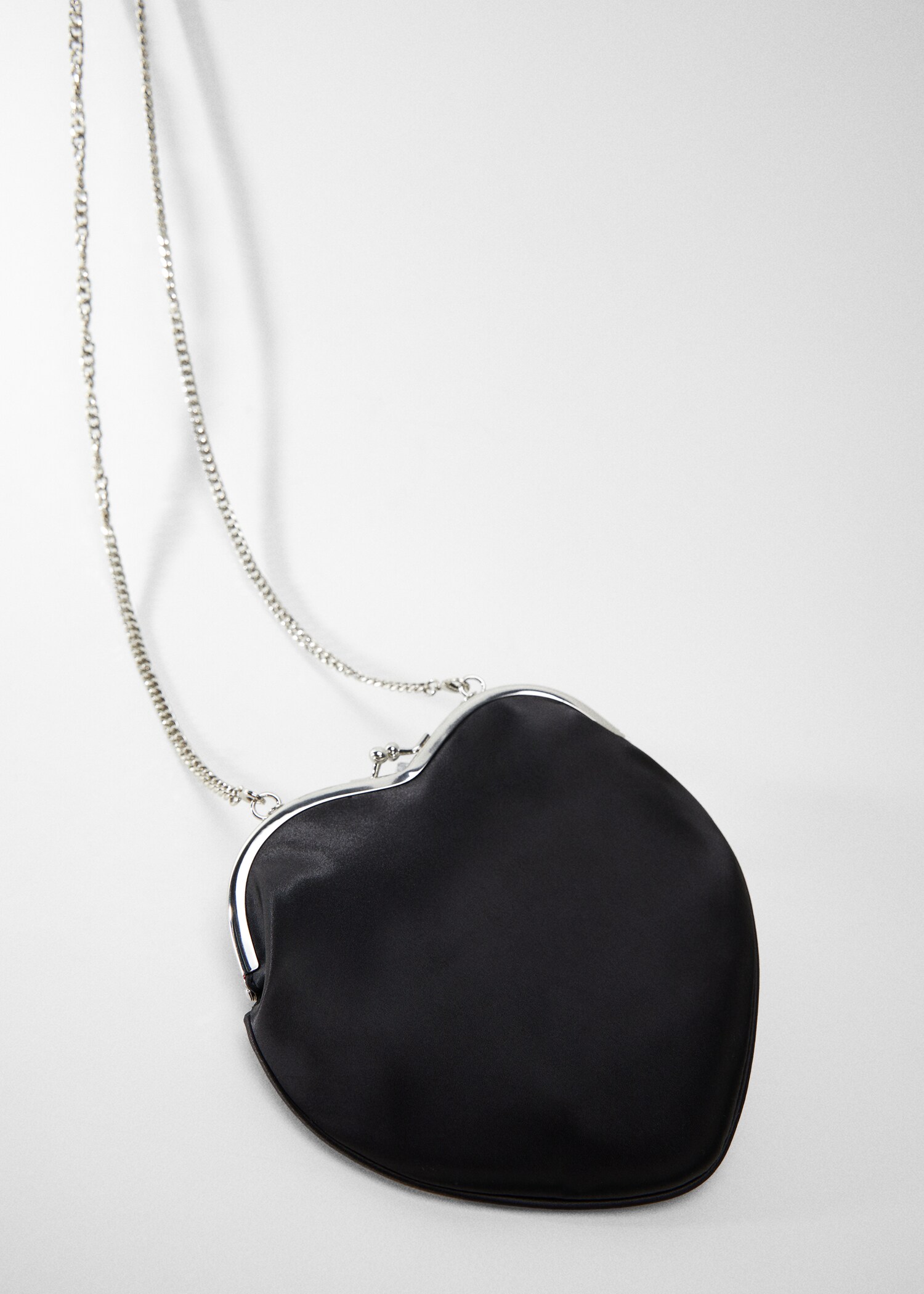Satin bag with metal clasp - Details of the article 5