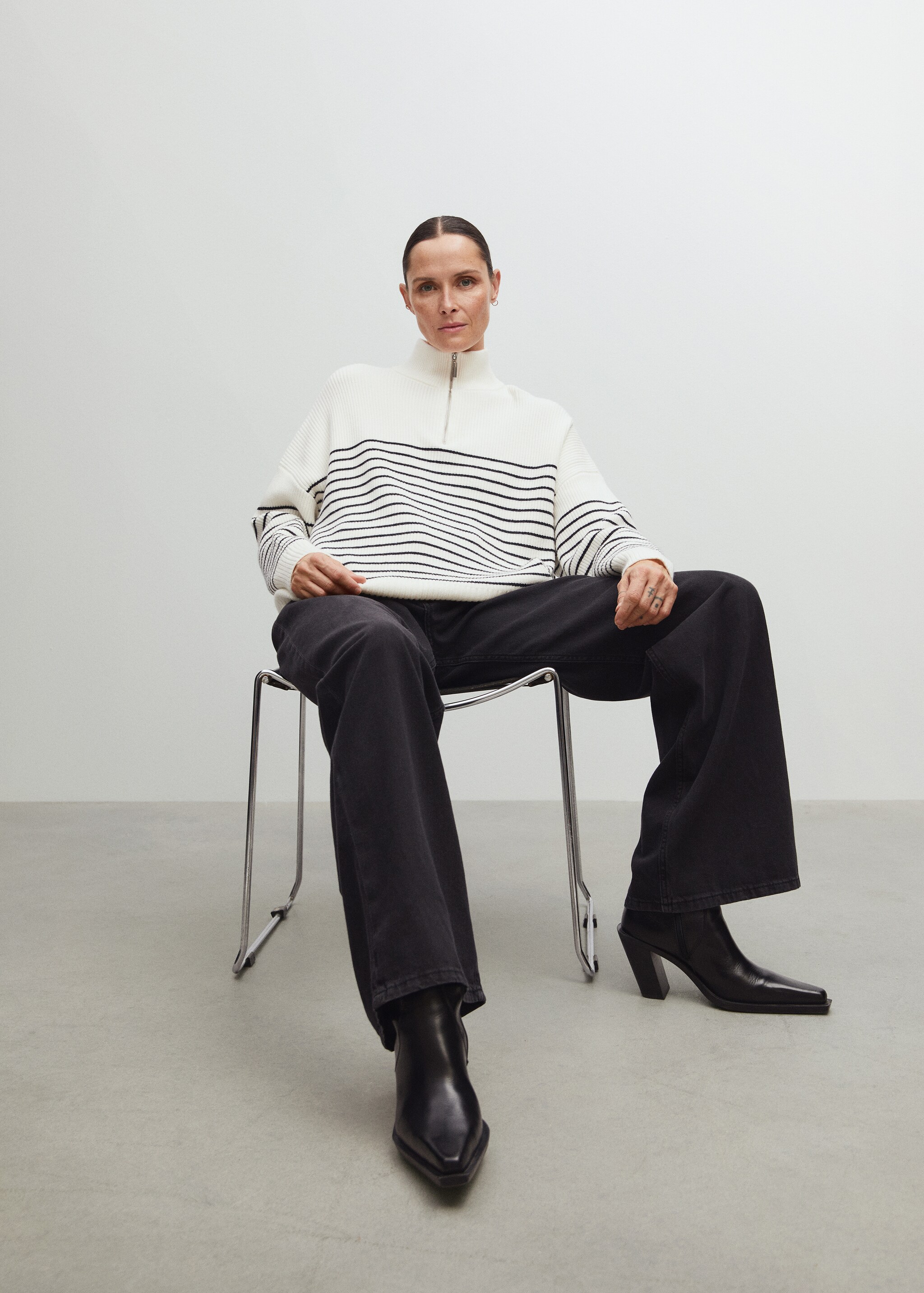 Striped sweater with zip - Details of the article 7