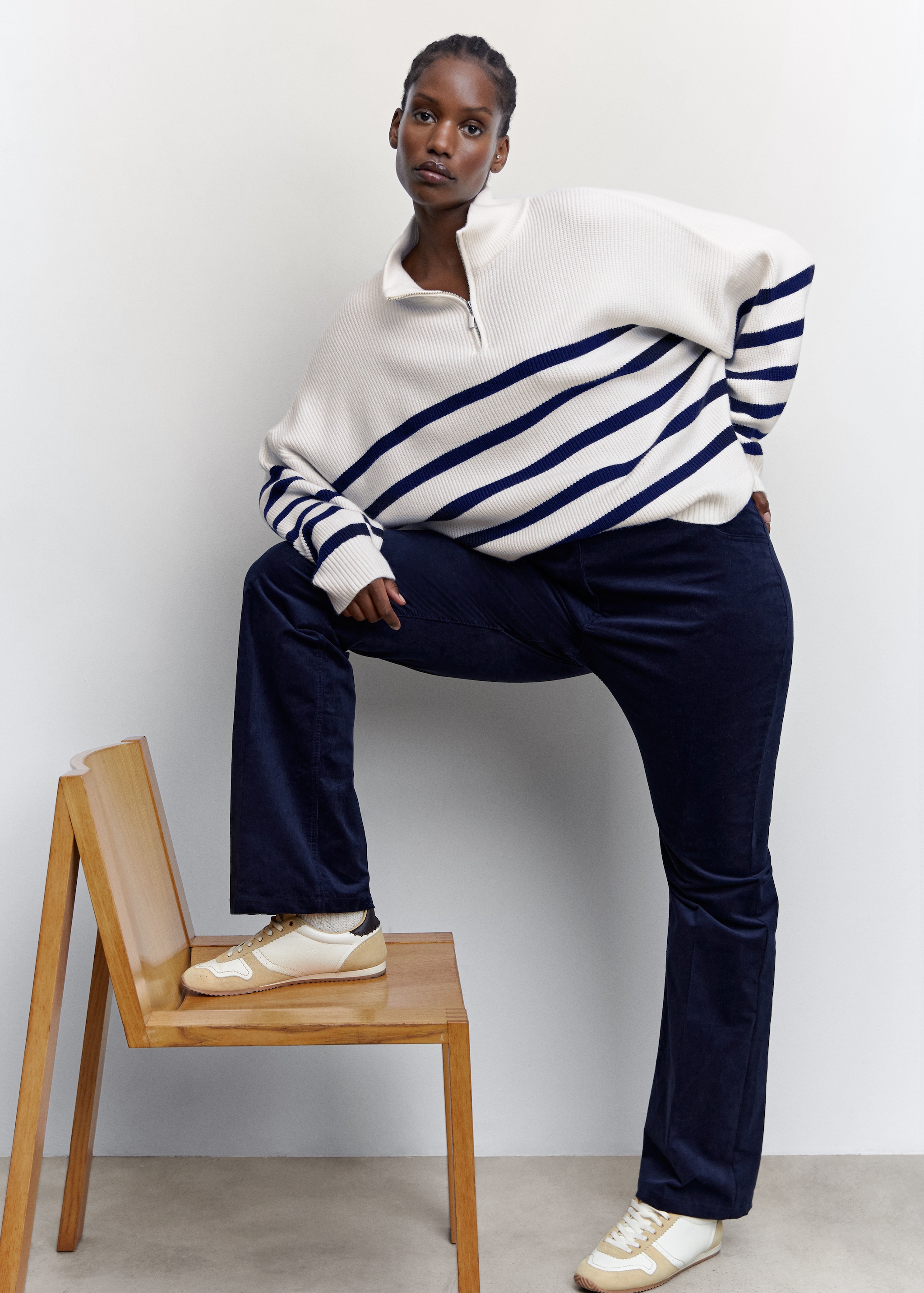 Striped sweater with zip - Details of the article 4