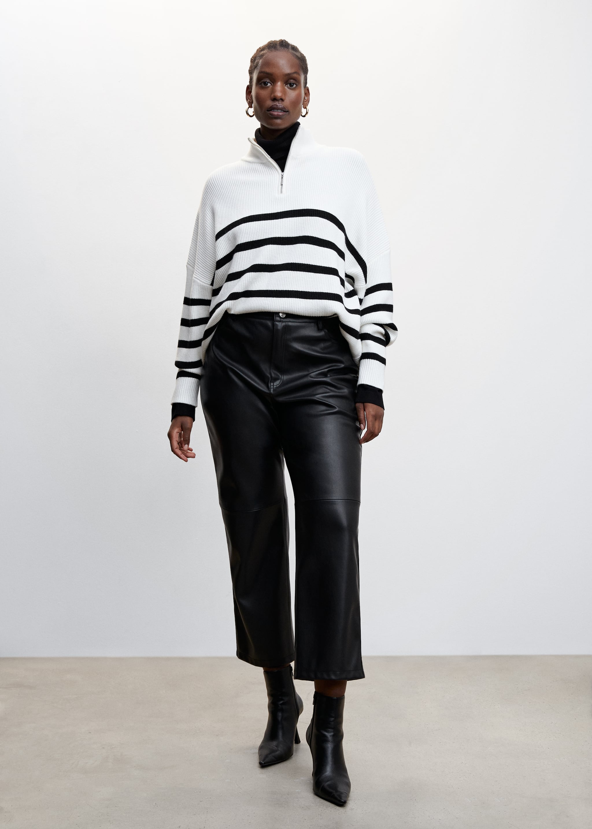 Striped sweater with zip - Details of the article 3