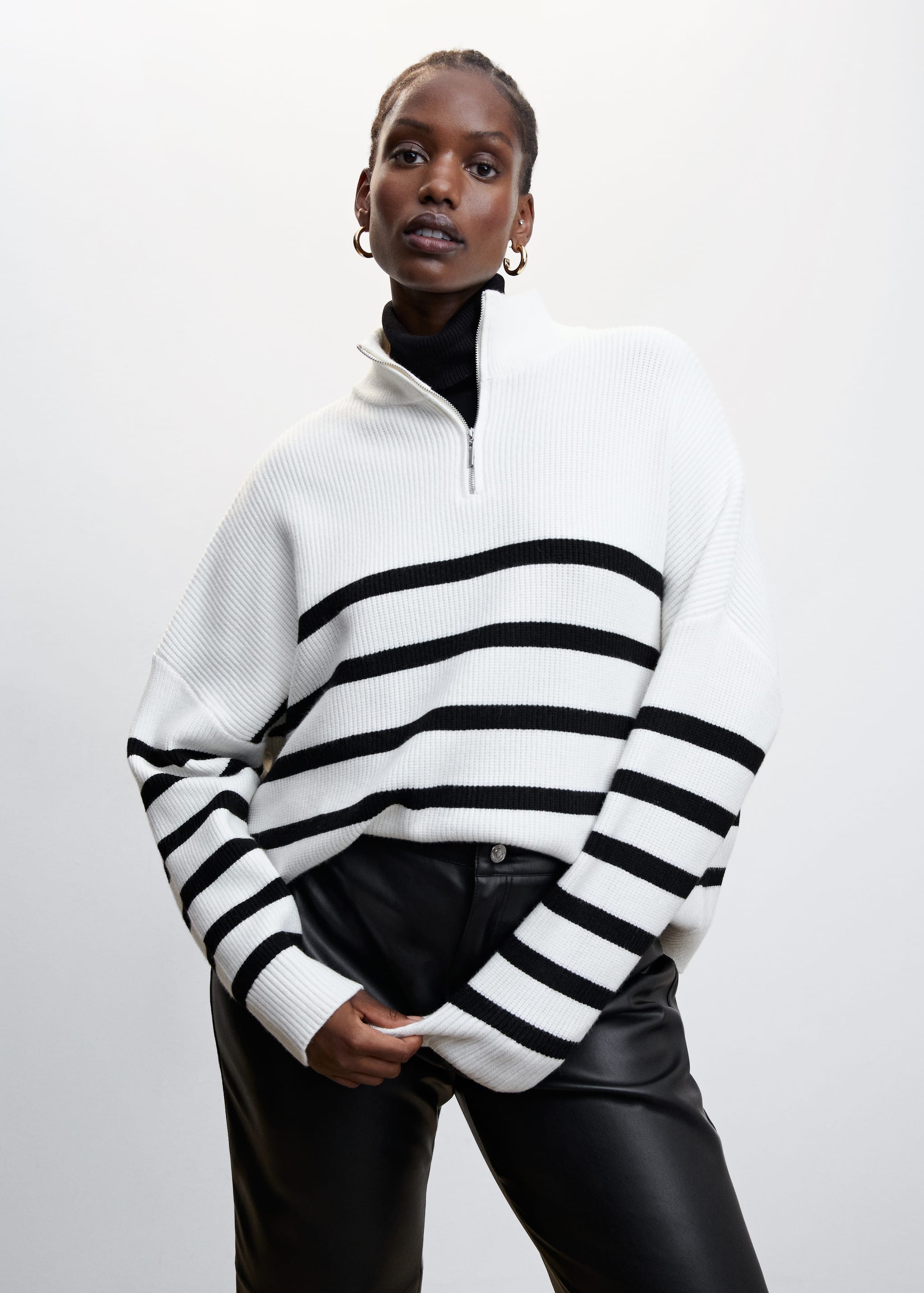 Striped sweater with zip - Details of the article 5