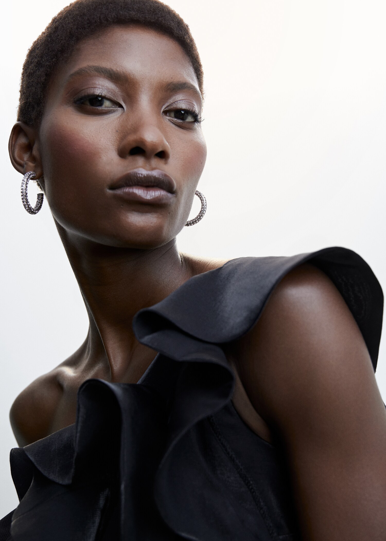 Asymmetric ruffled blouse - Details of the article 1